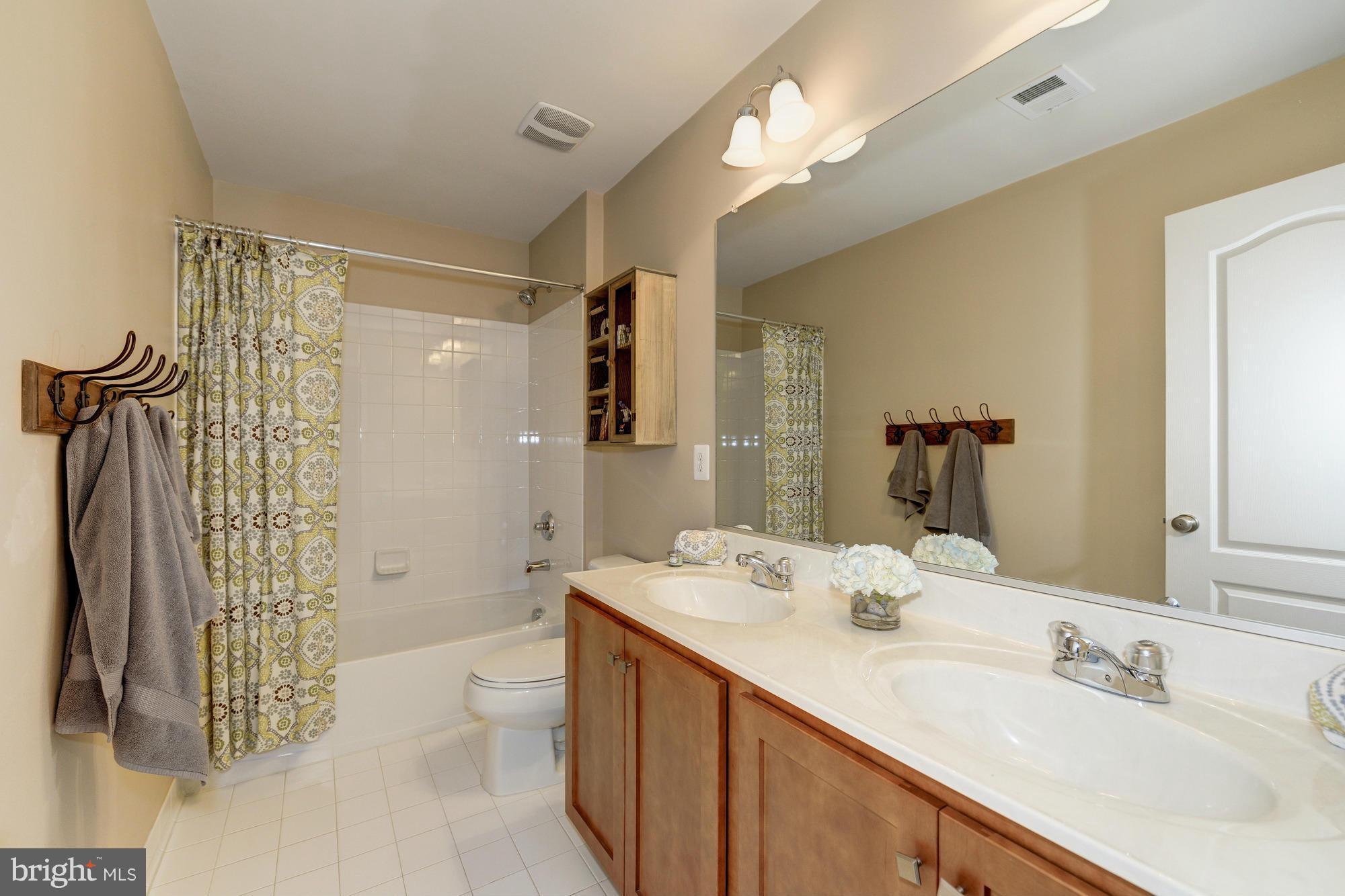 SOUTH RIDING - Residential