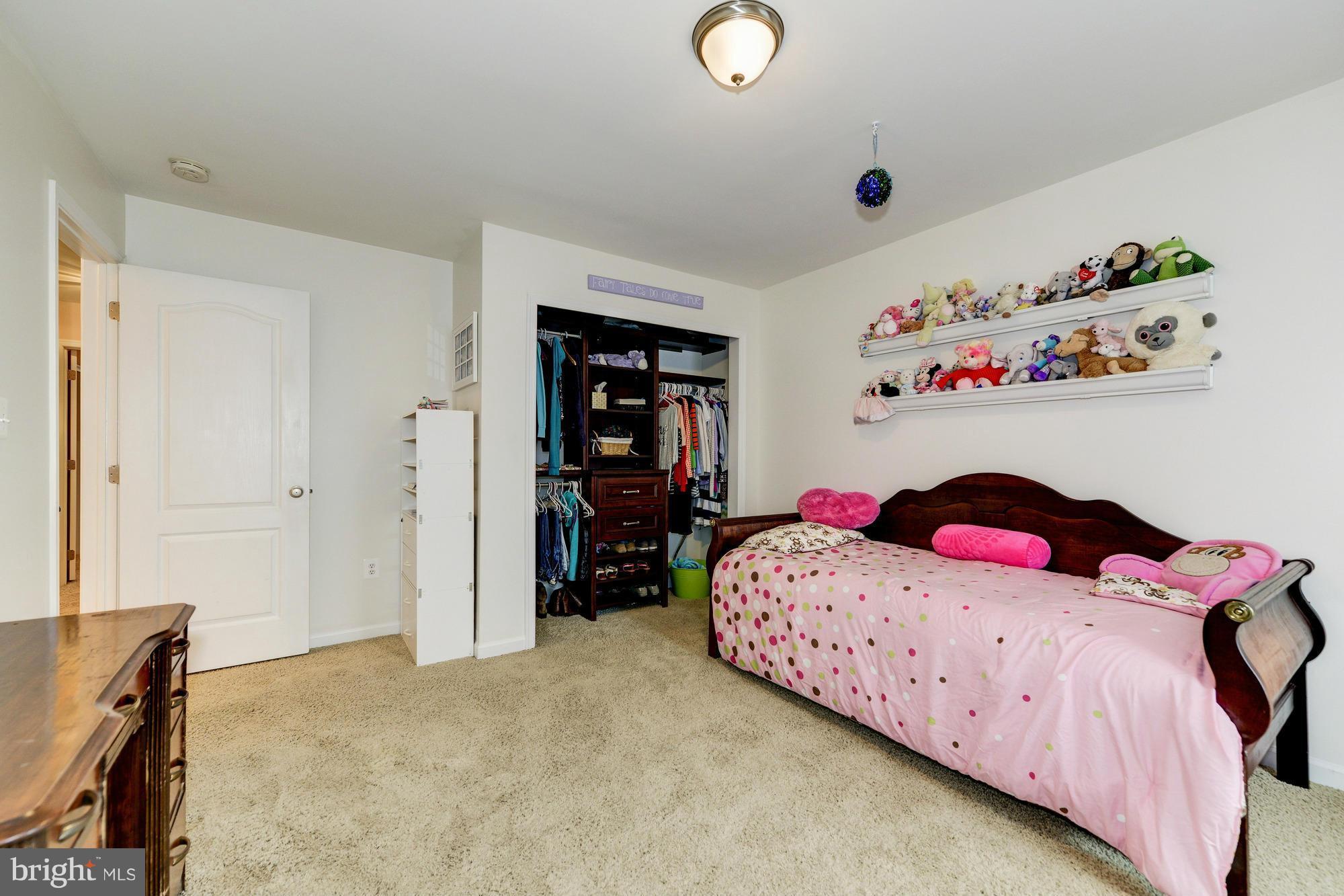 SOUTH RIDING - Residential