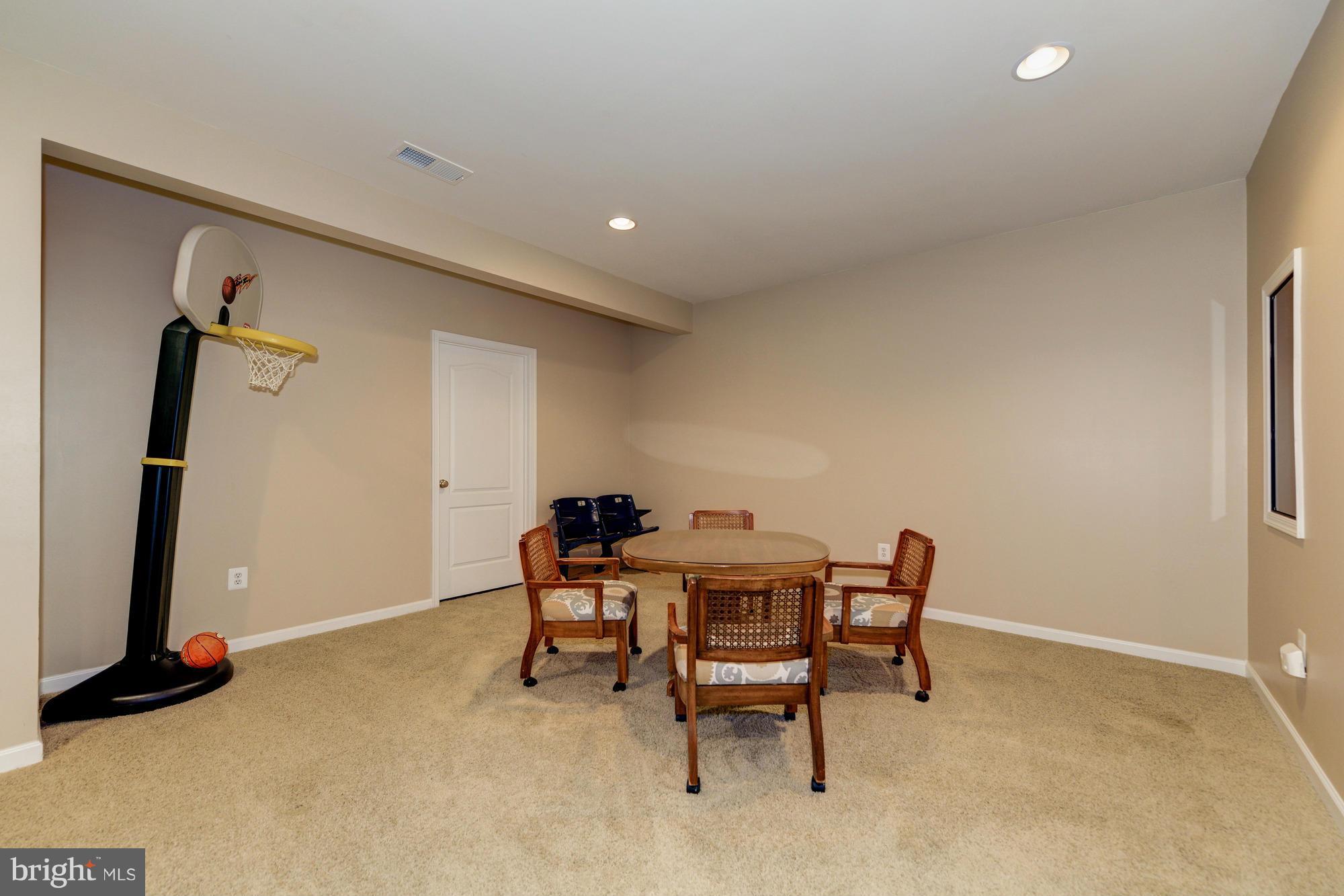 SOUTH RIDING - Residential