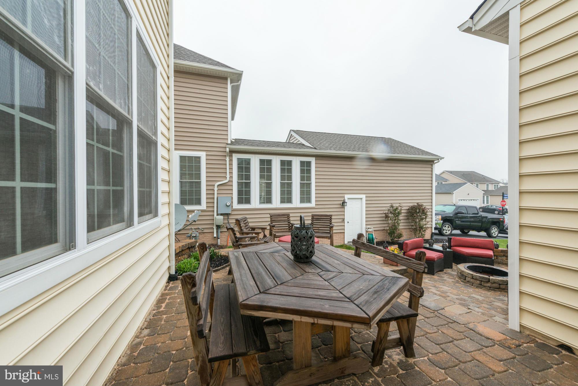 SOUTH RIDING - Residential