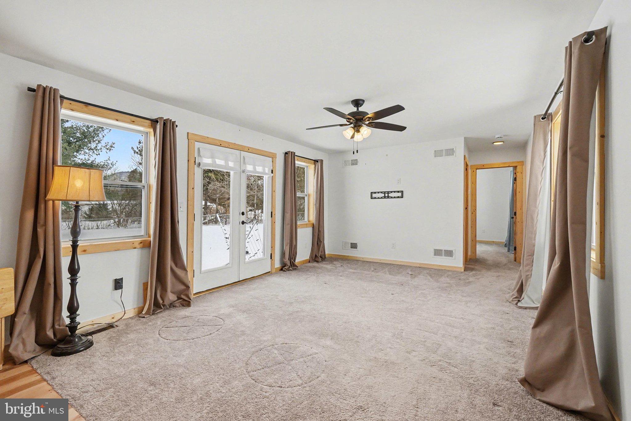 NEWVILLE - Residential