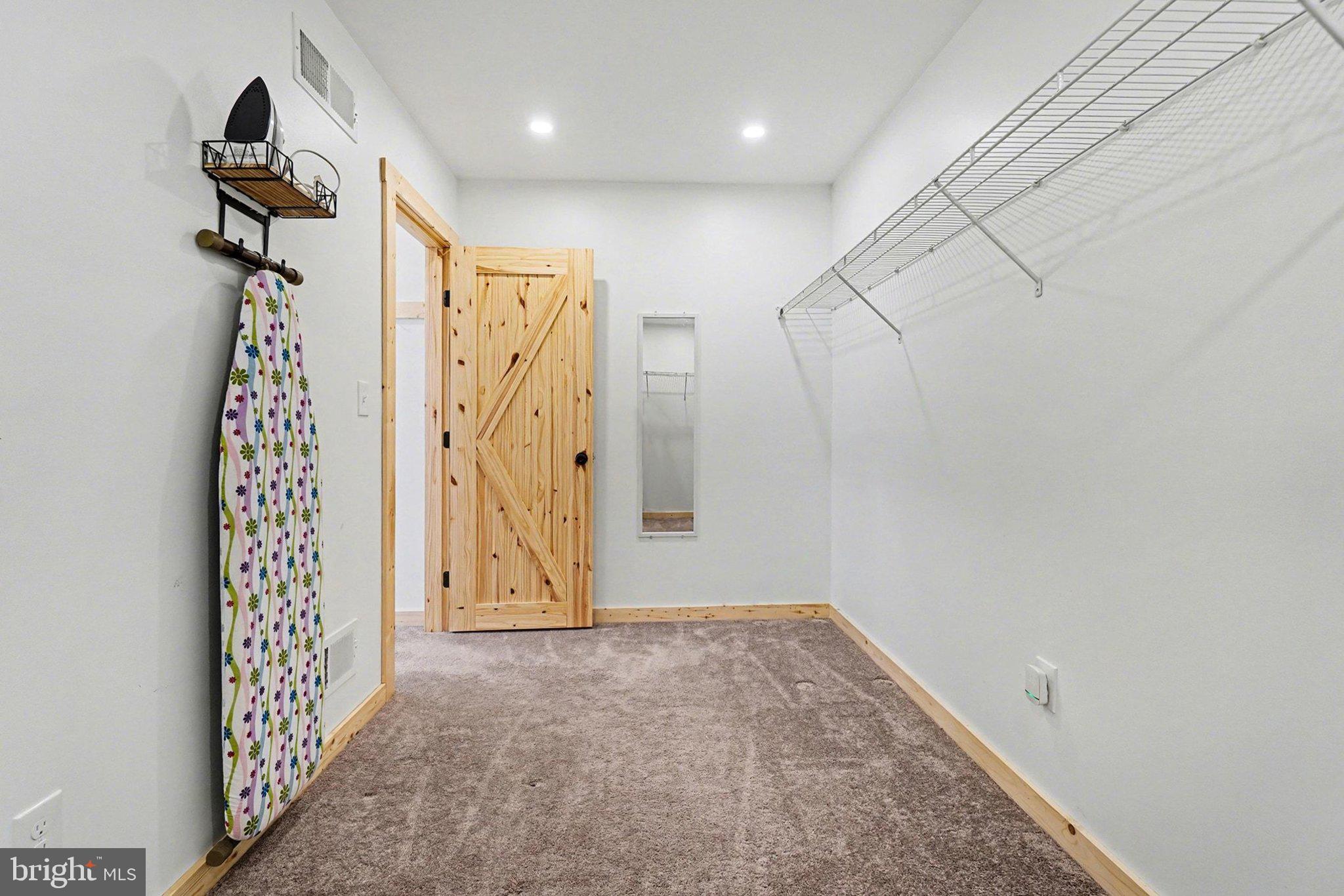 NEWVILLE - Residential