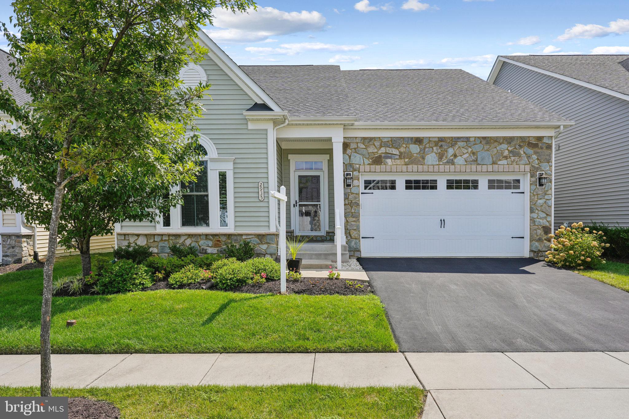 2935 LEVEE DRIVE