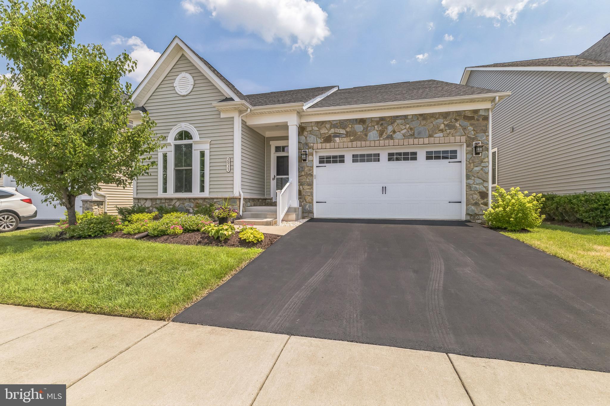 2935 LEVEE DRIVE