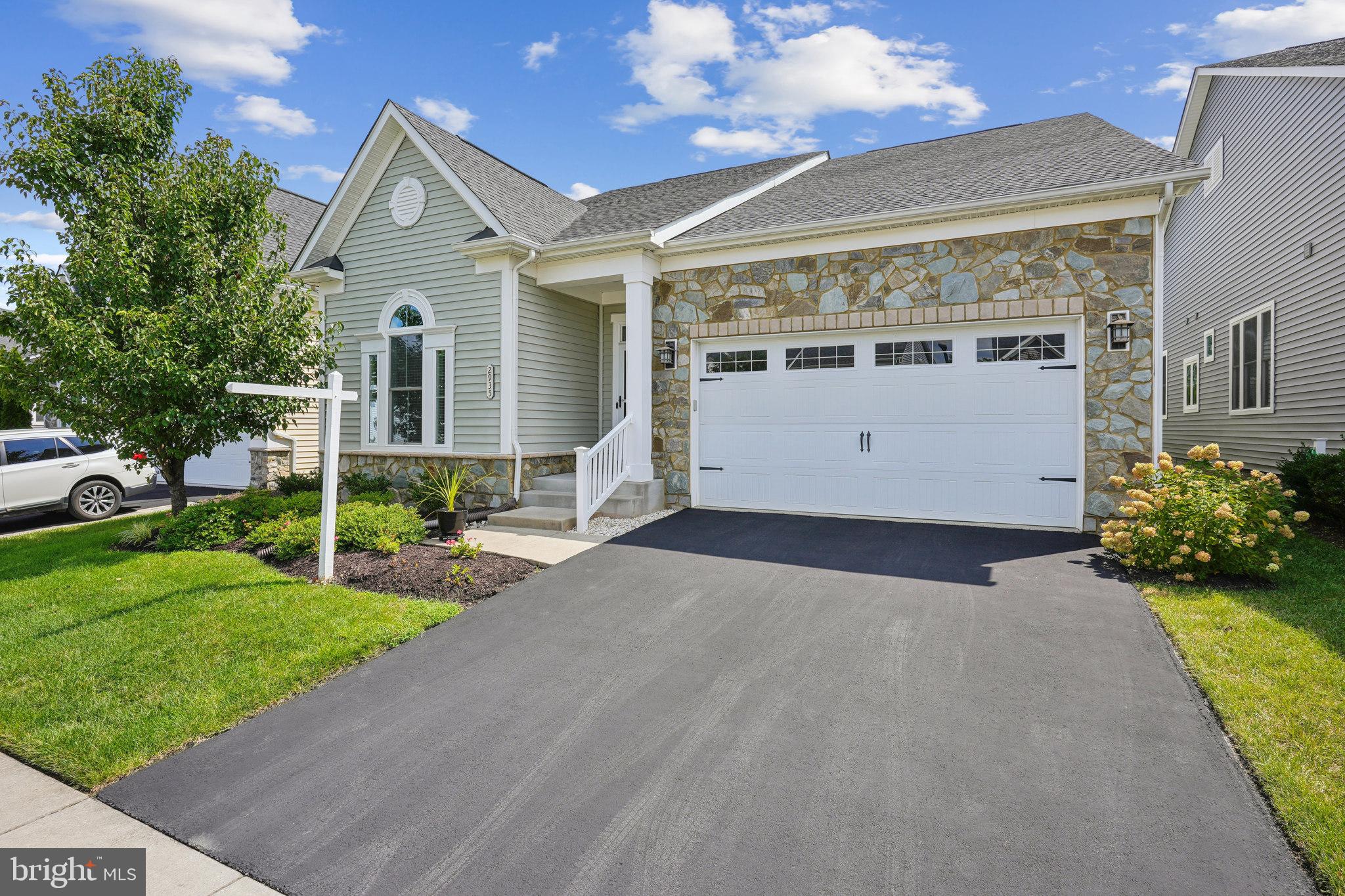 2935 LEVEE DRIVE