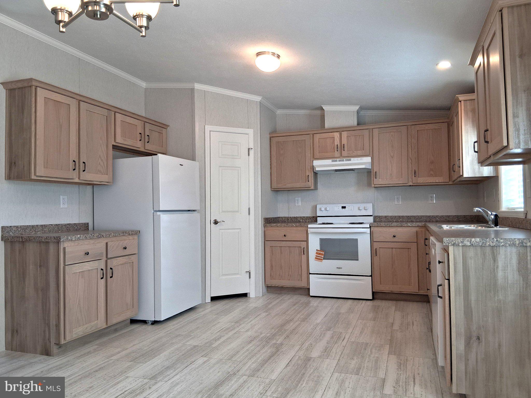 500 MOUNT AIRY ROAD 31