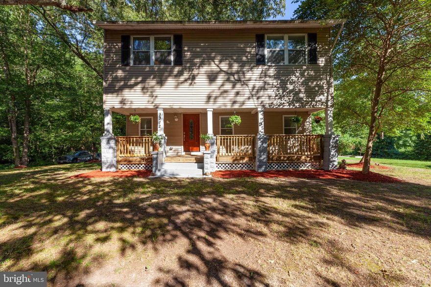 UNBELIEVABLE PRICE!  THIS STUNNING TWO-STORY COLONIAL IS ON A 0.86 ACRE LOT.  IT ALSO HAS AN ADDITIONAL STRUCTURE FOR STUDIO/OFFICE/INLAW SUITE/RECORDING STUDIO IN THE BACK.   QUIET, SPACIOUS AND VERY CHARMING .  RECENT UPDATES INCLUDE NEW CARPETING UPSTAIRS AND STAINLESS APPLIANCES.THE BATHROOMS HAVE BEEN REMODELED  WITH THE VALUE OF OVER $16,000 IN THE LUXURY MASTER SUITE.  THIS HOME HAS NEW FLOORS, AND THE KITCHEN IS COMPLETELY UPDATED.  YOU MUST SEE IT TO APPRECIATE THE BEAUTY OF THIS PROPERTY.  IT WILL WILL GO FAST!  MAKE AN APPOINTMENT TO GO SEE THIS HOME TODAY!