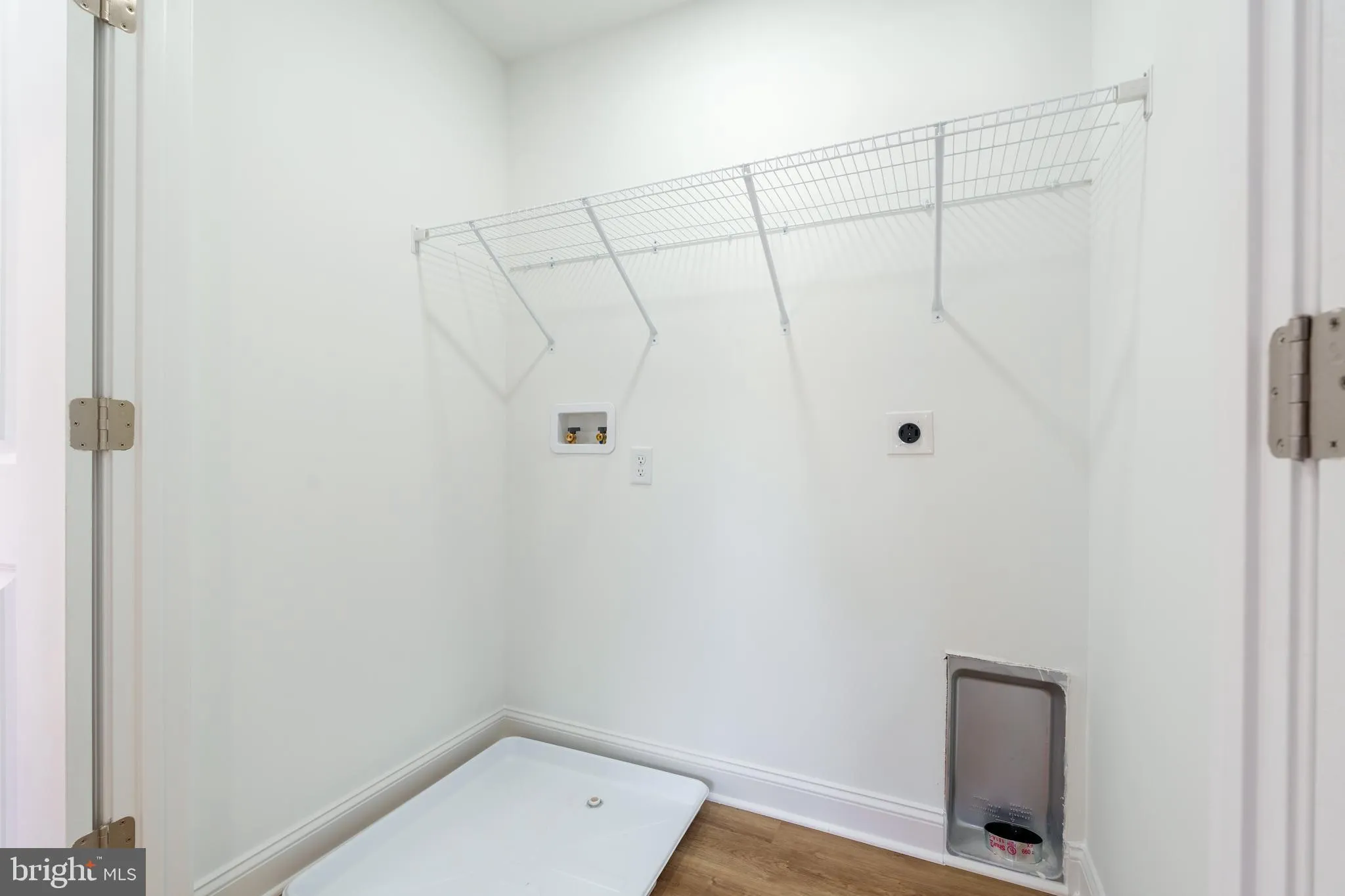 Newark, Delaware 19702, United States, 4 Bedrooms Bedrooms, ,3 BathroomsBathrooms,Residential,Active,205823