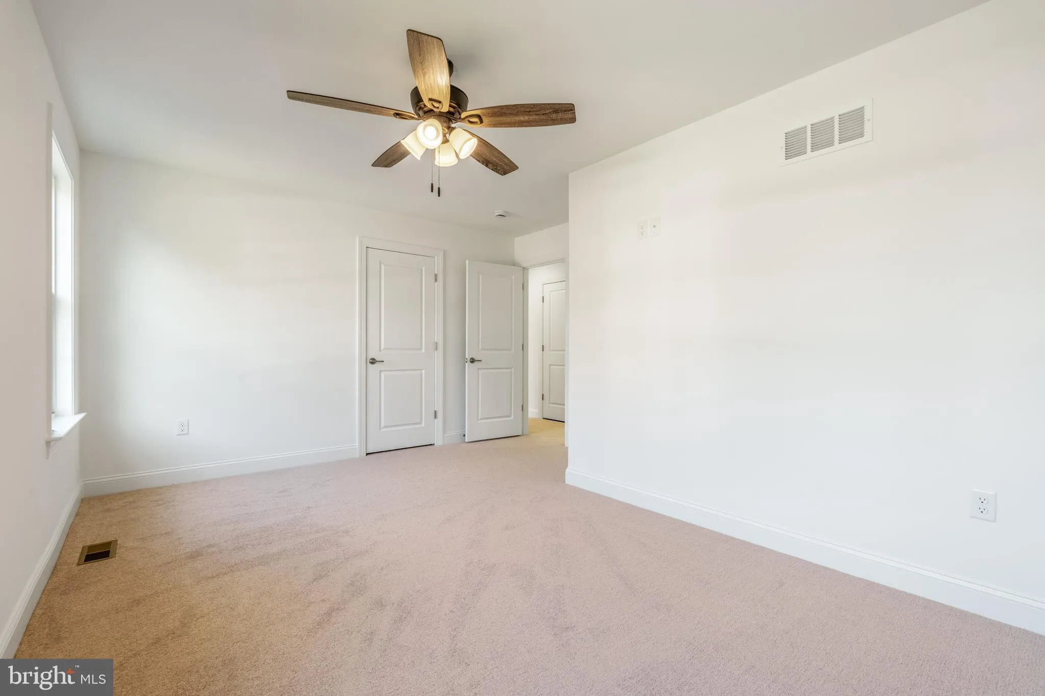 Newark, Delaware 19702, United States, 4 Bedrooms Bedrooms, ,3 BathroomsBathrooms,Residential,Active,205823