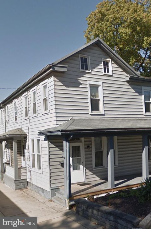 Photo of 339 E HIGH ST, ELIZABETHTOWN, PA 17022 (MLS # PALA2035436)