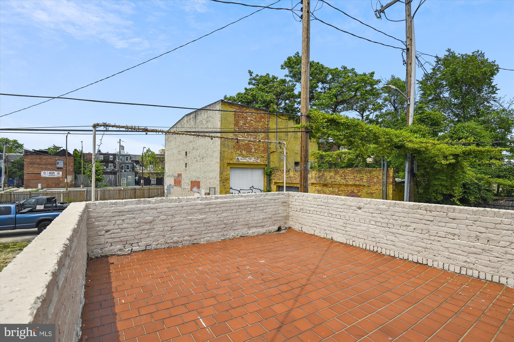 HOLLINS MARKET - Residential