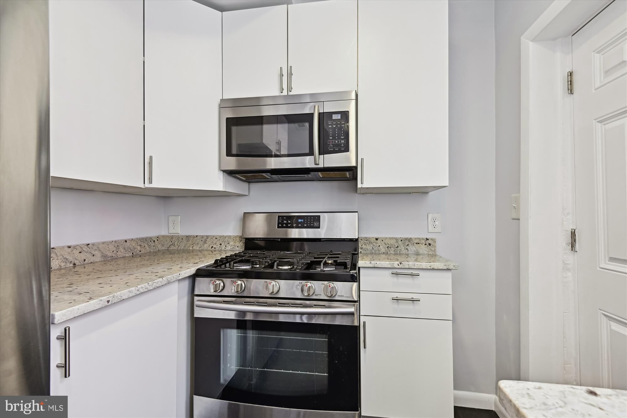 HOLLINS MARKET - Residential