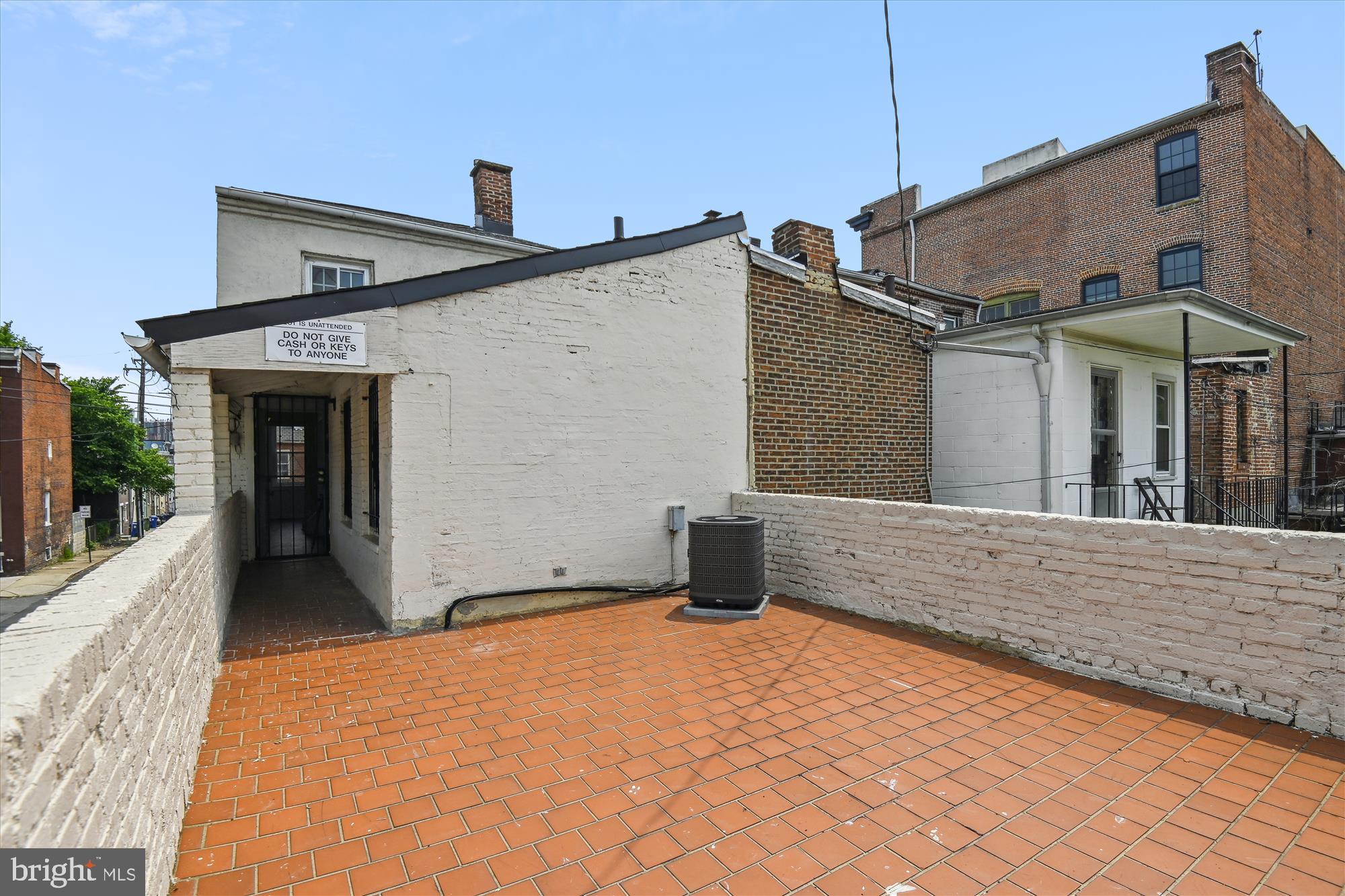 HOLLINS MARKET - Residential