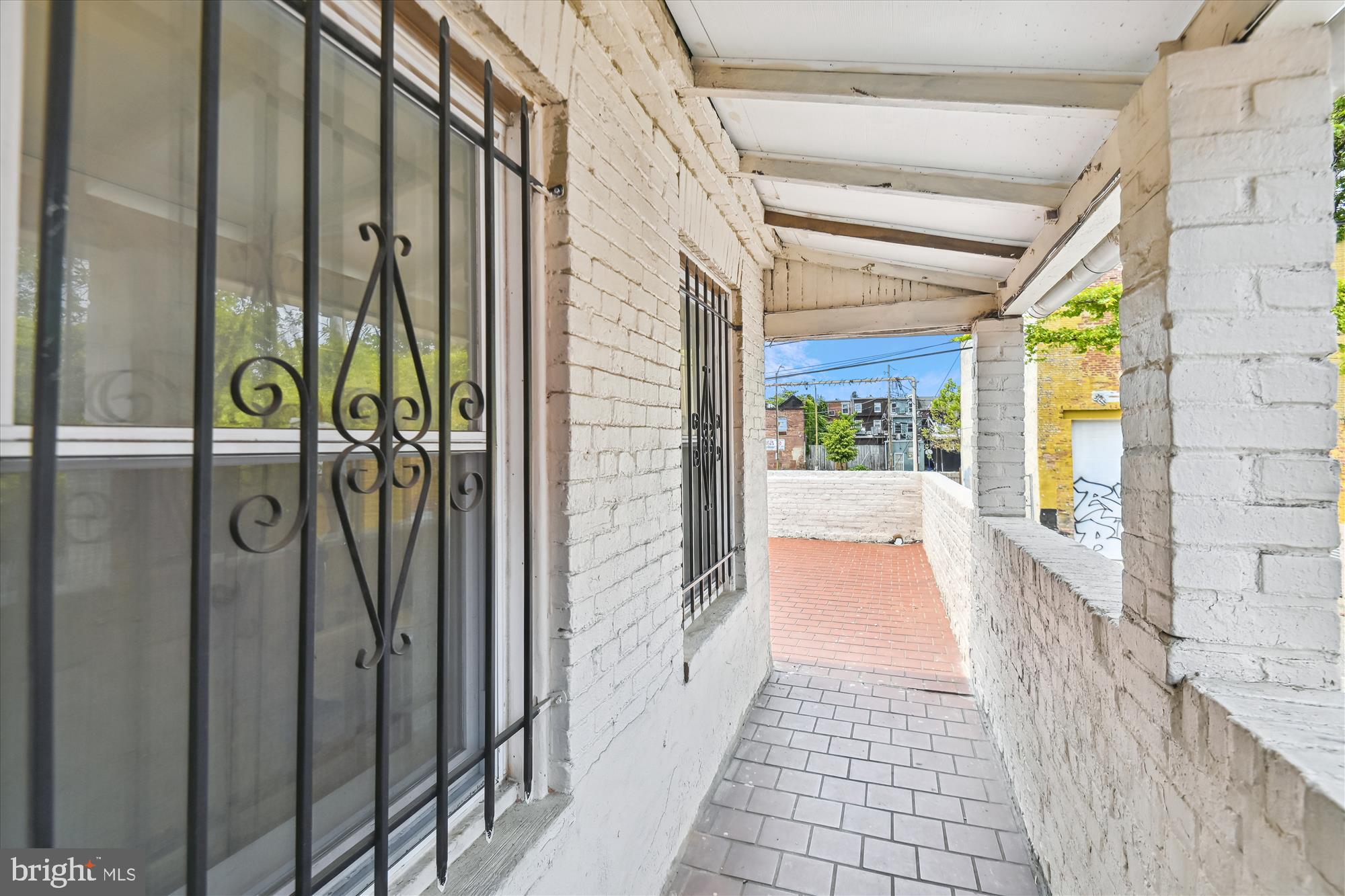 HOLLINS MARKET - Residential