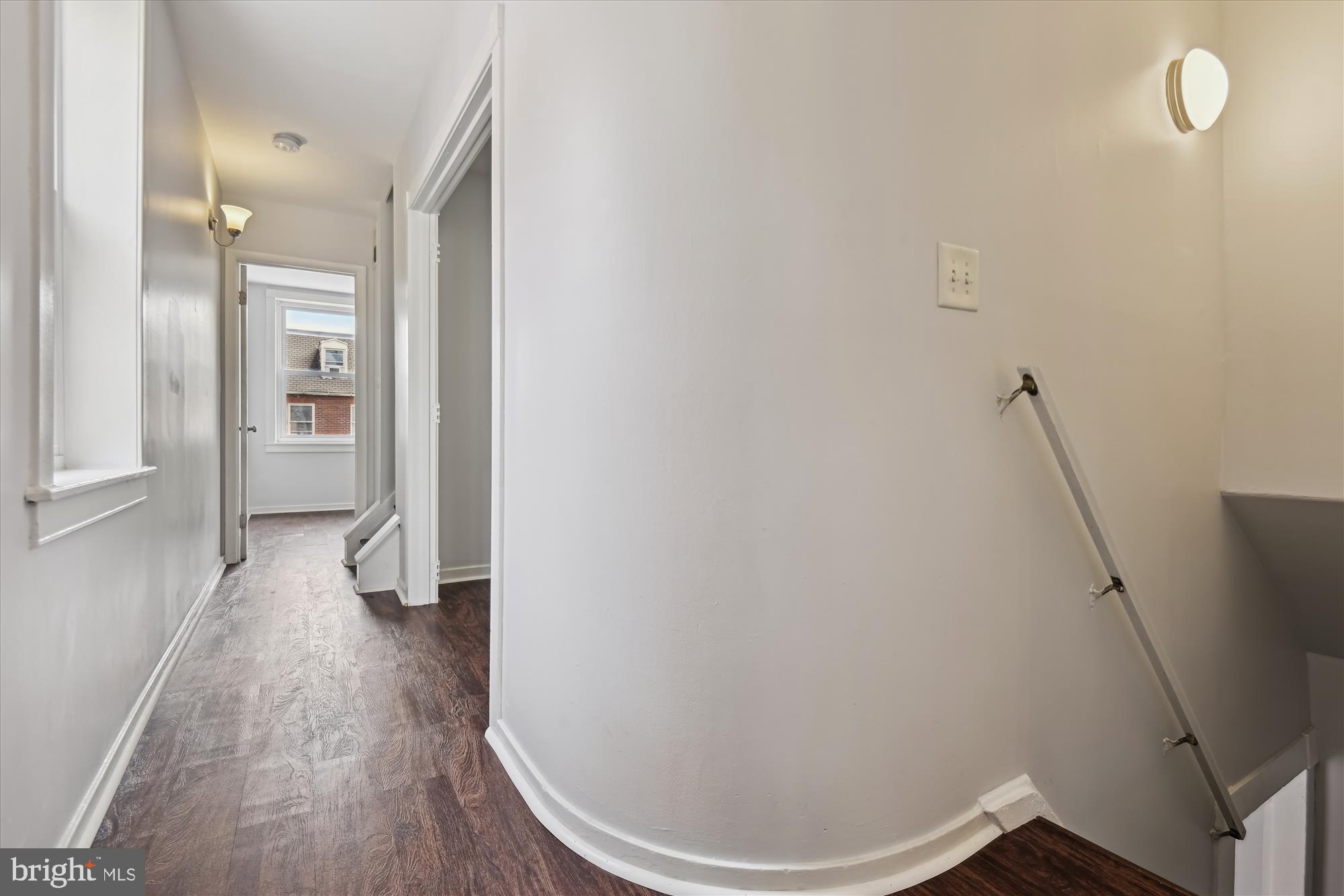 HOLLINS MARKET - Residential