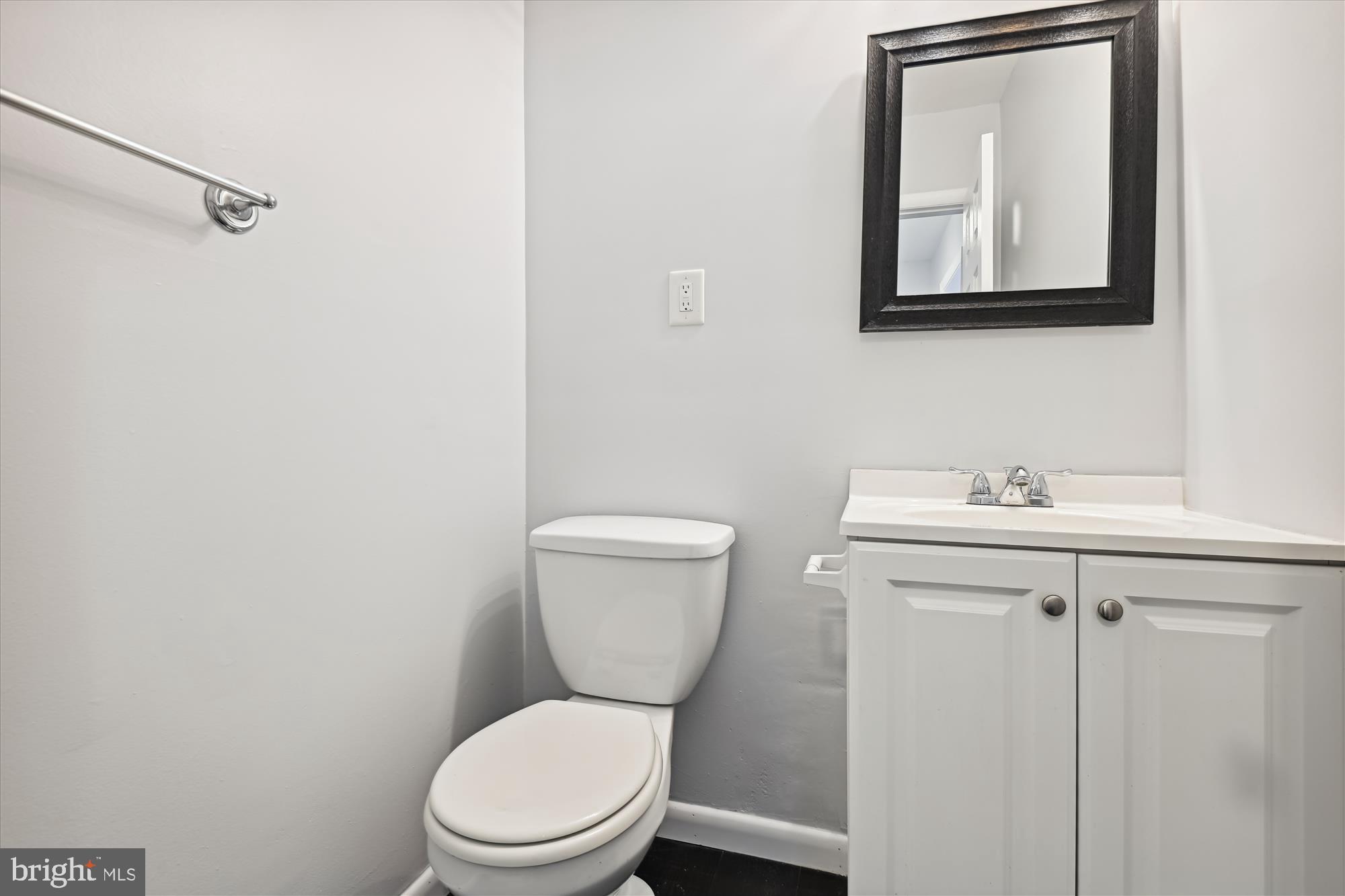 HOLLINS MARKET - Residential