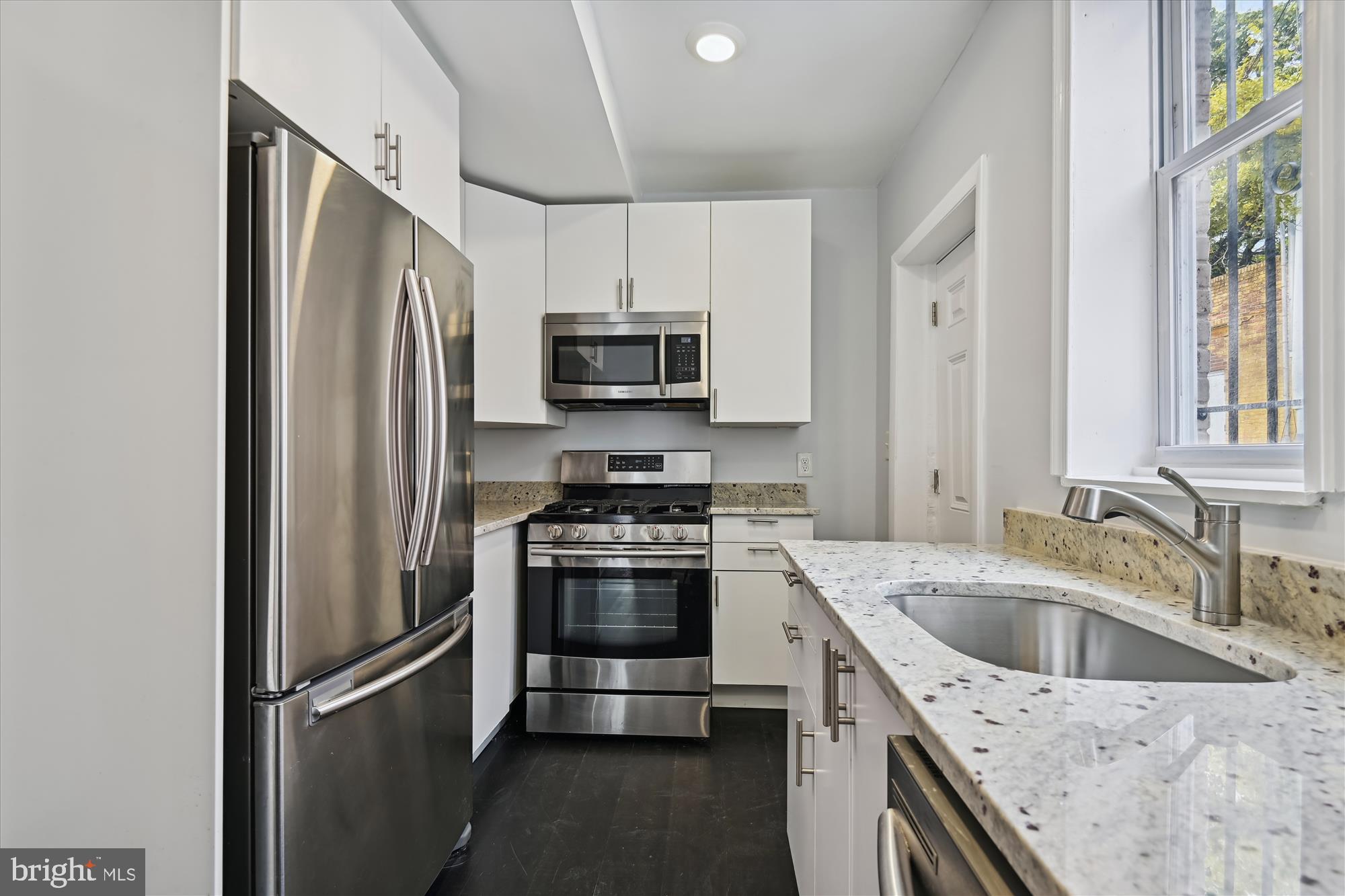 HOLLINS MARKET - Residential