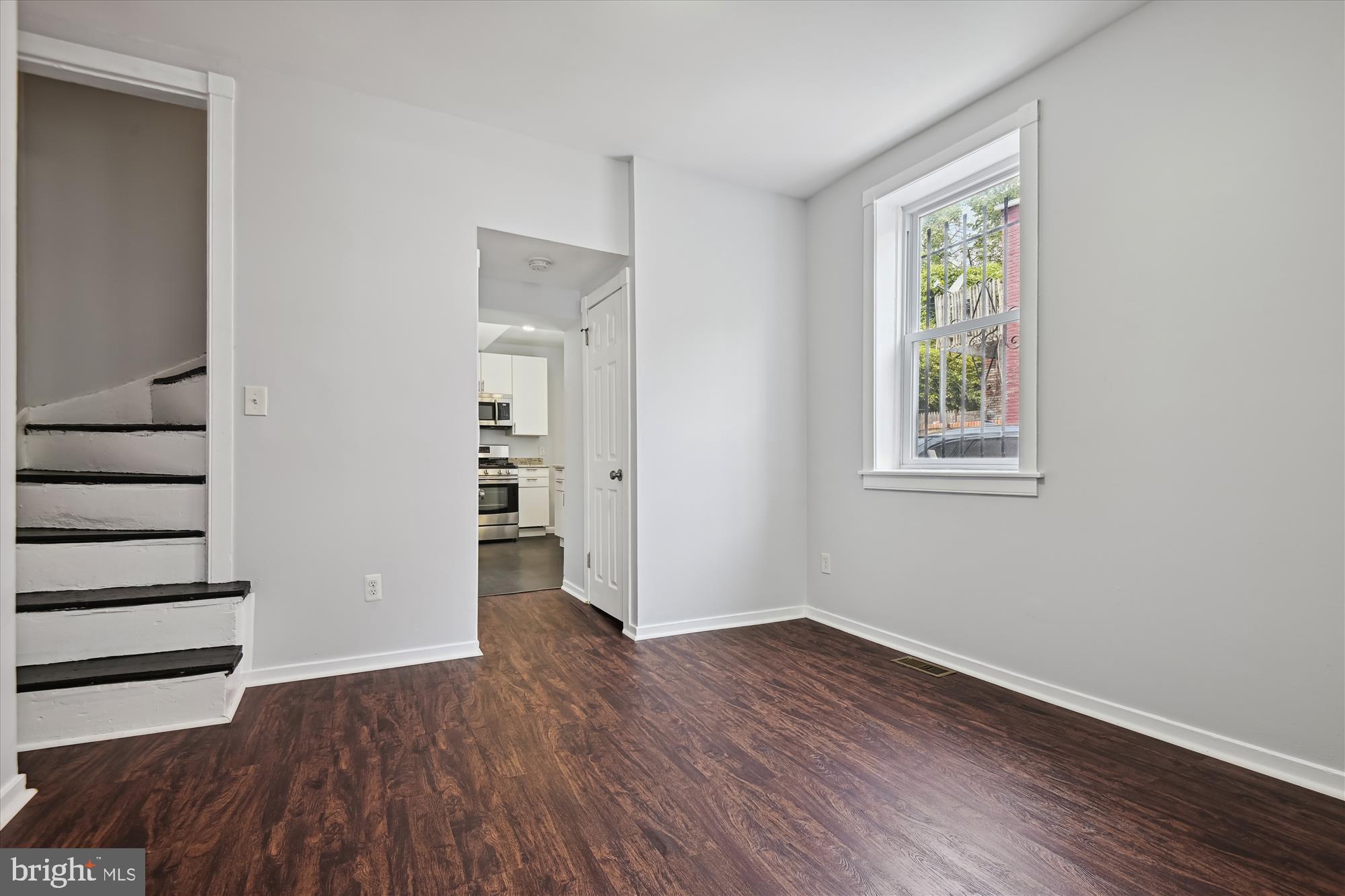 HOLLINS MARKET - Residential