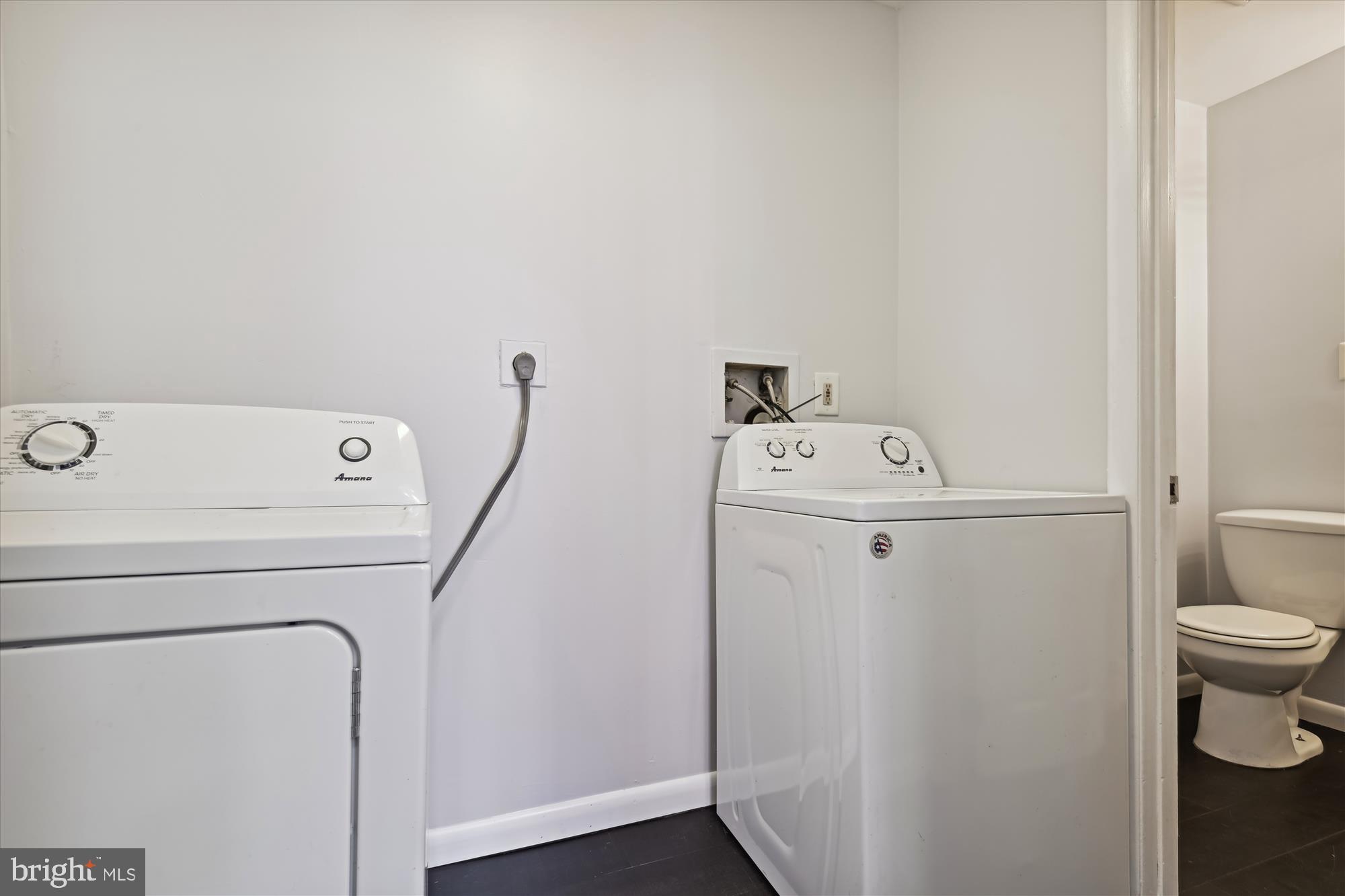 HOLLINS MARKET - Residential