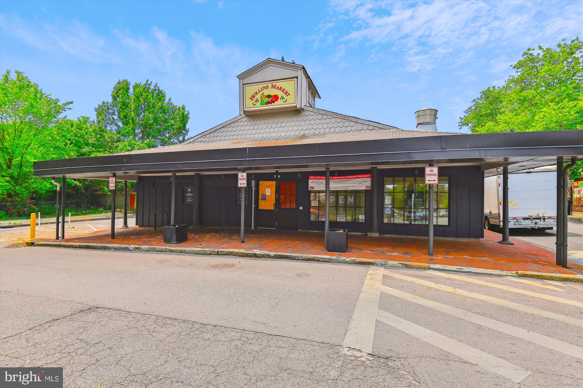 HOLLINS MARKET - Residential