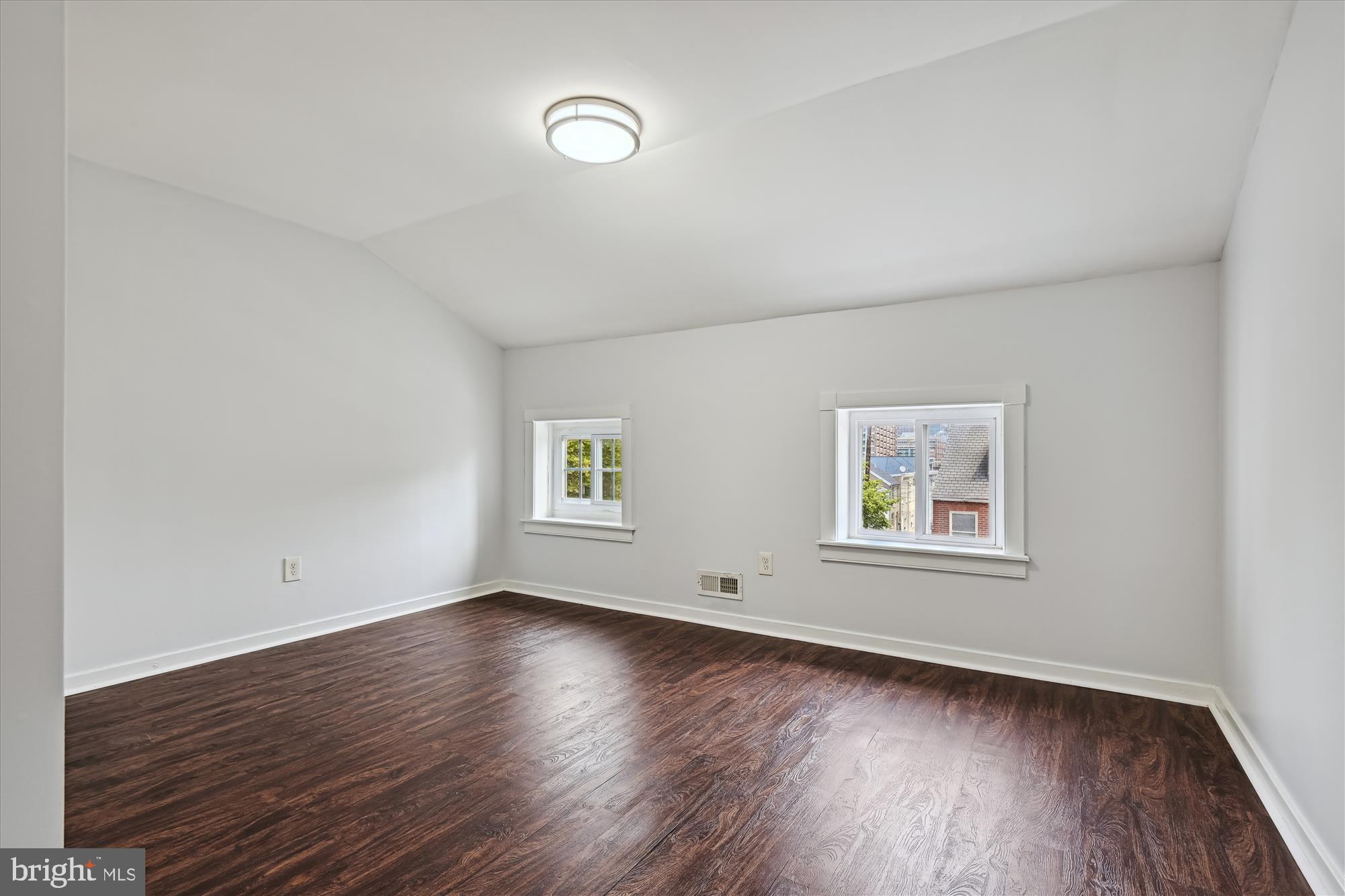 HOLLINS MARKET - Residential