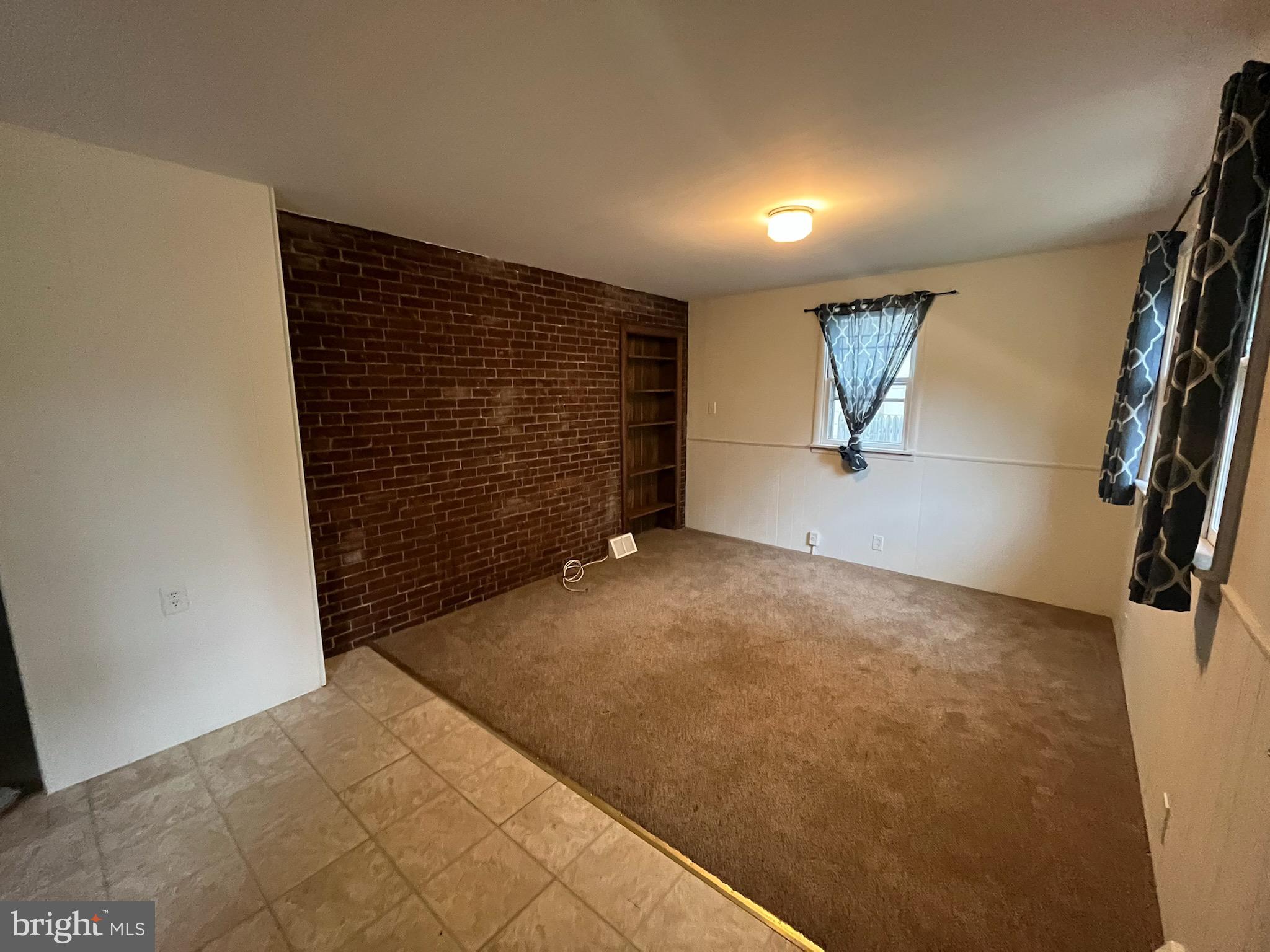 WILLOW GROVE - Residential Lease