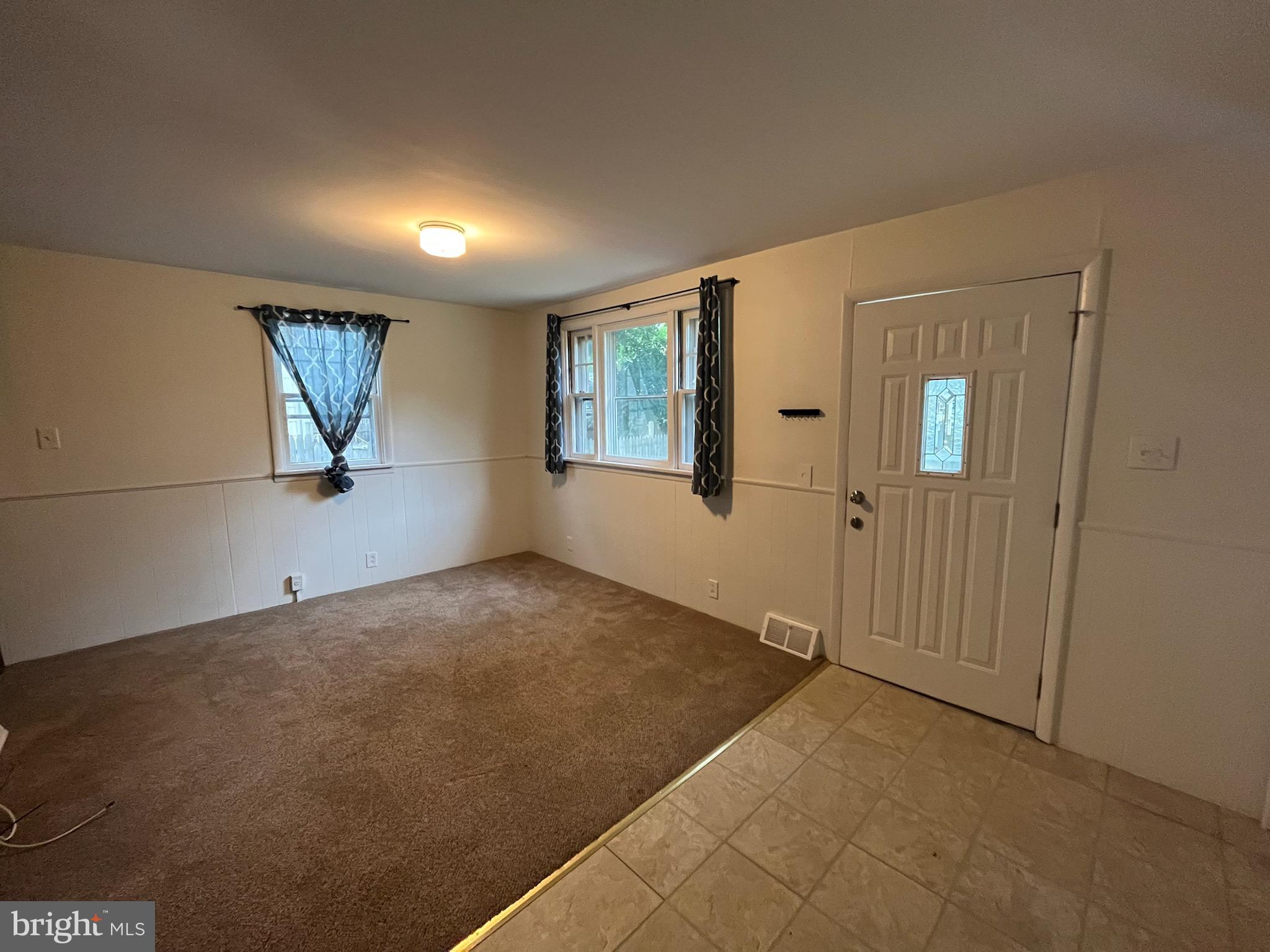 WILLOW GROVE - Residential Lease