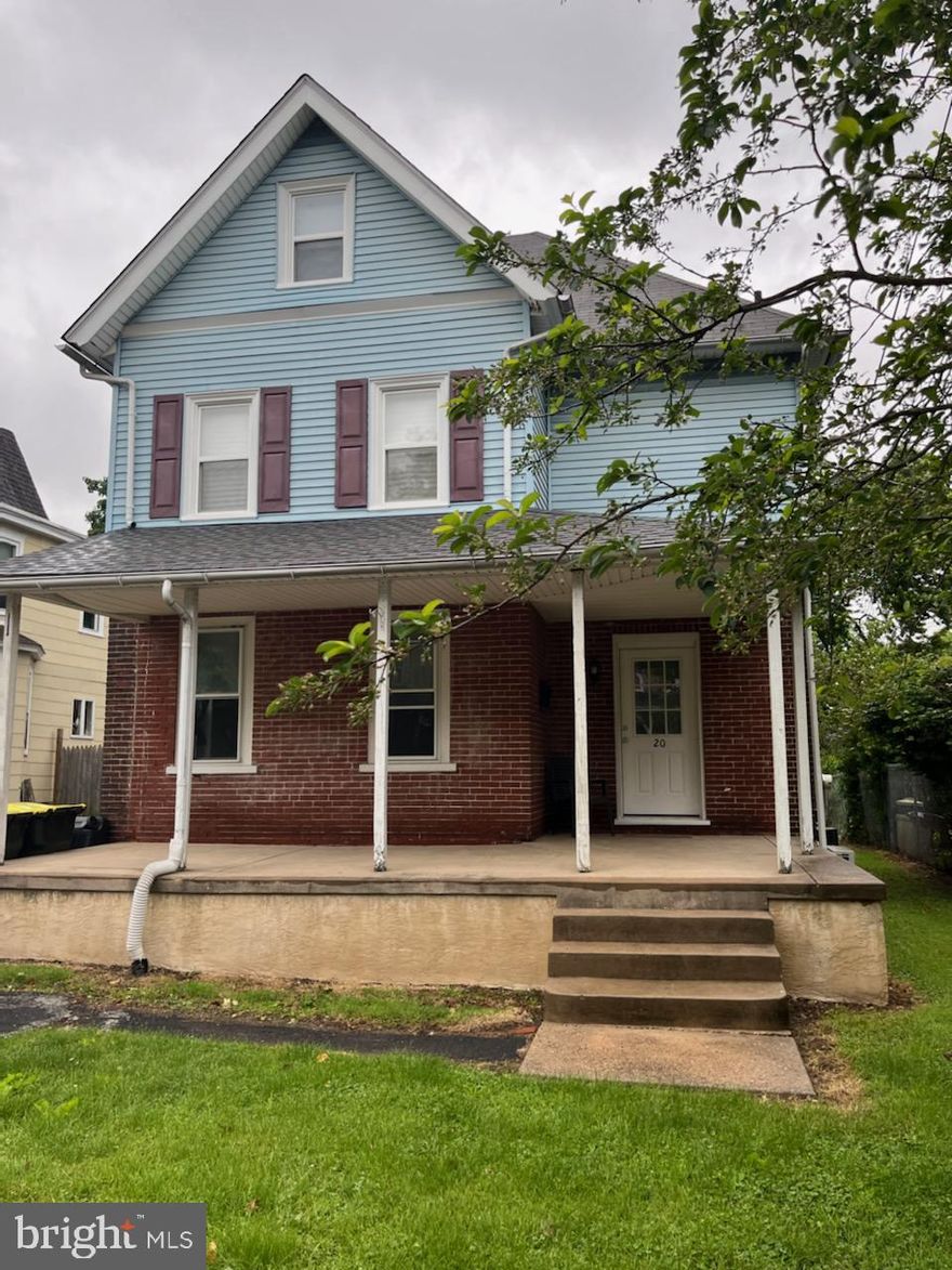 Spacious 1st floor, 1 bedroom apartment in Willow Grove. Living rm, eat-in kitchen, bonus rm w/exposed brick wall, laundry rm, outside deck , plenty of parking, and extra storage in basement. No smoking, no pets.
First month, last month, and security deposit due prior to move in. Household income minimum of 3x the rent with a 680 or credit score and clean rental history.