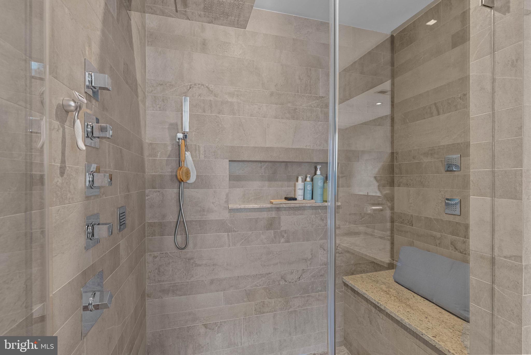 OLD CITY - Residential