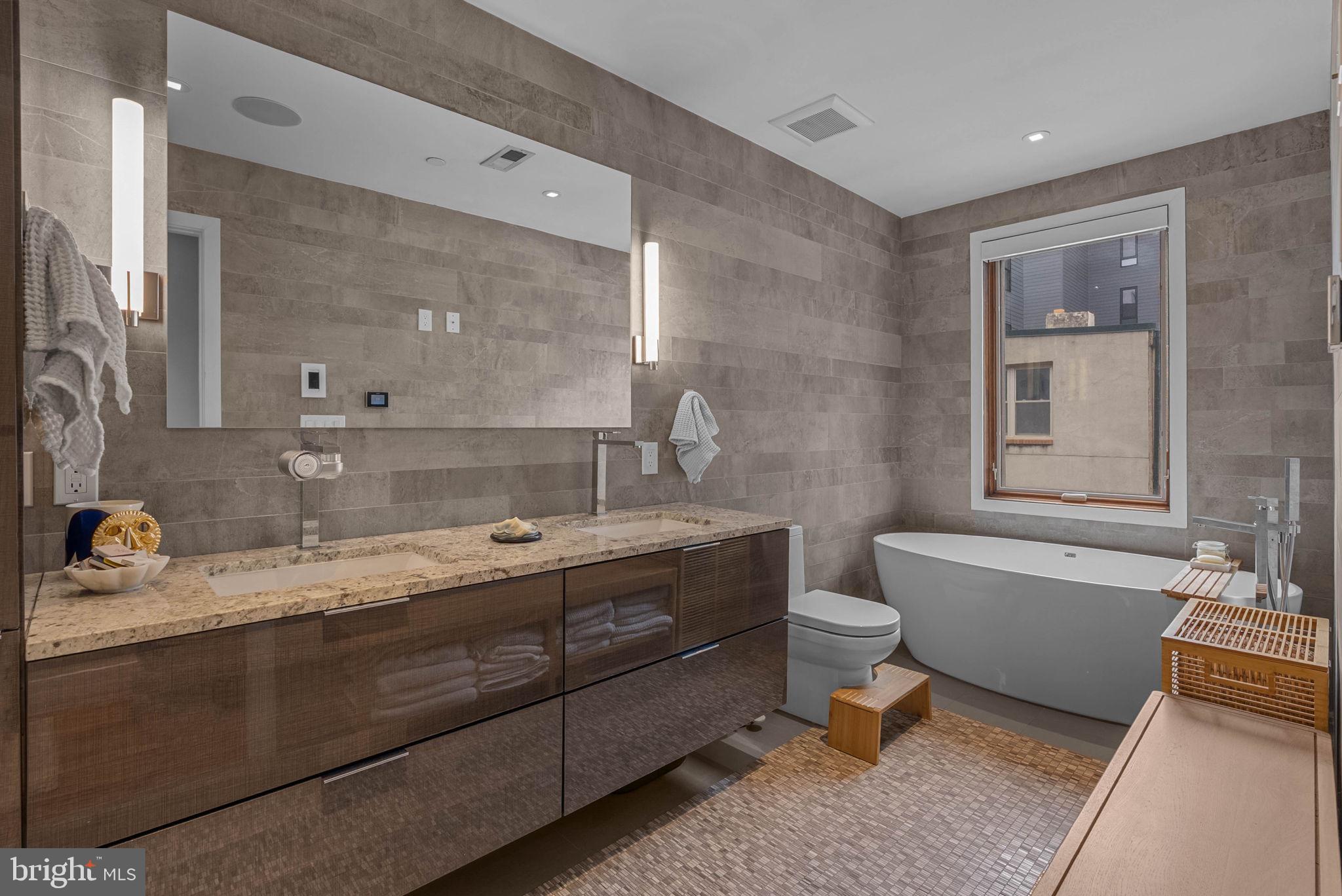 OLD CITY - Residential