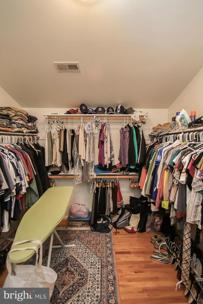 WINDSOR FOREST - Residential