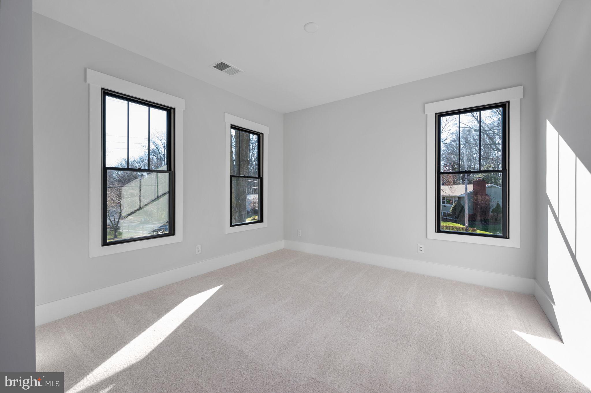 VIENNA WOODS - Residential