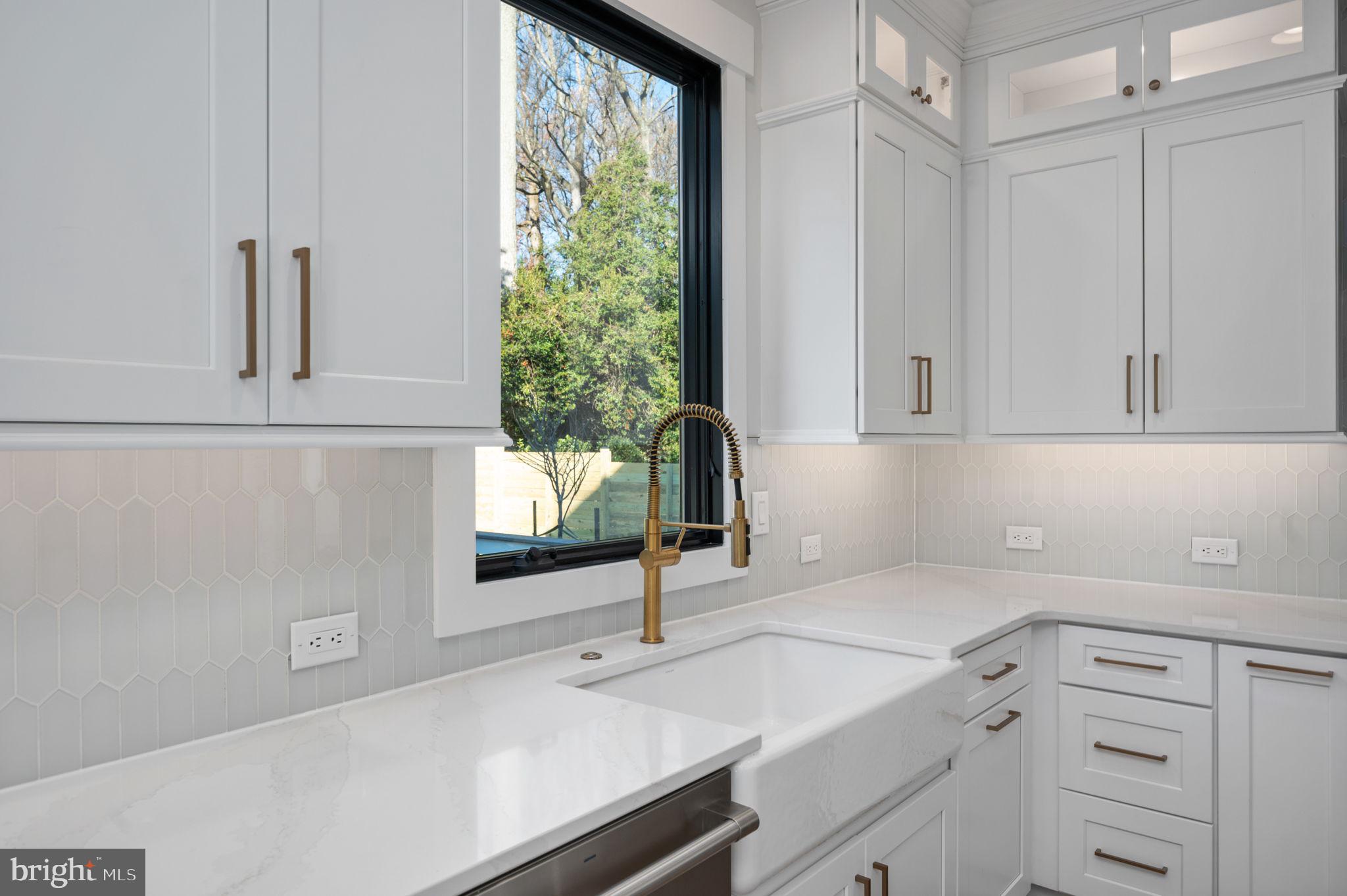 VIENNA WOODS - Residential