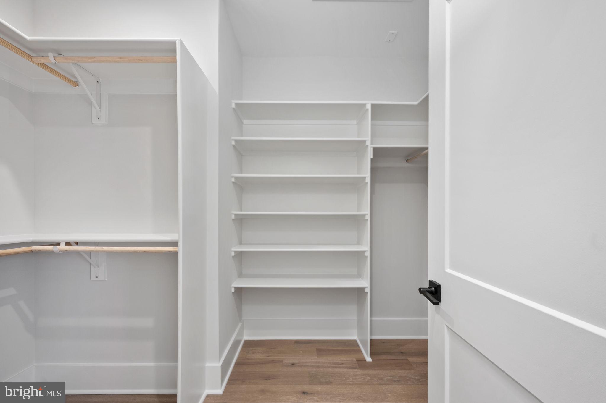 VIENNA WOODS - Residential