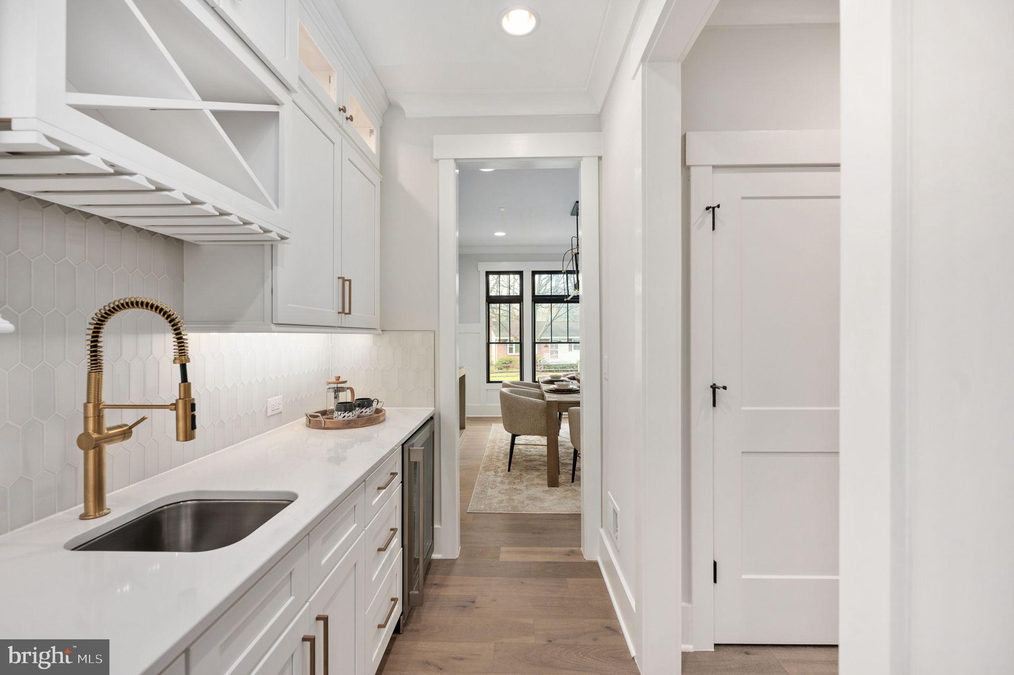 VIENNA WOODS - Residential