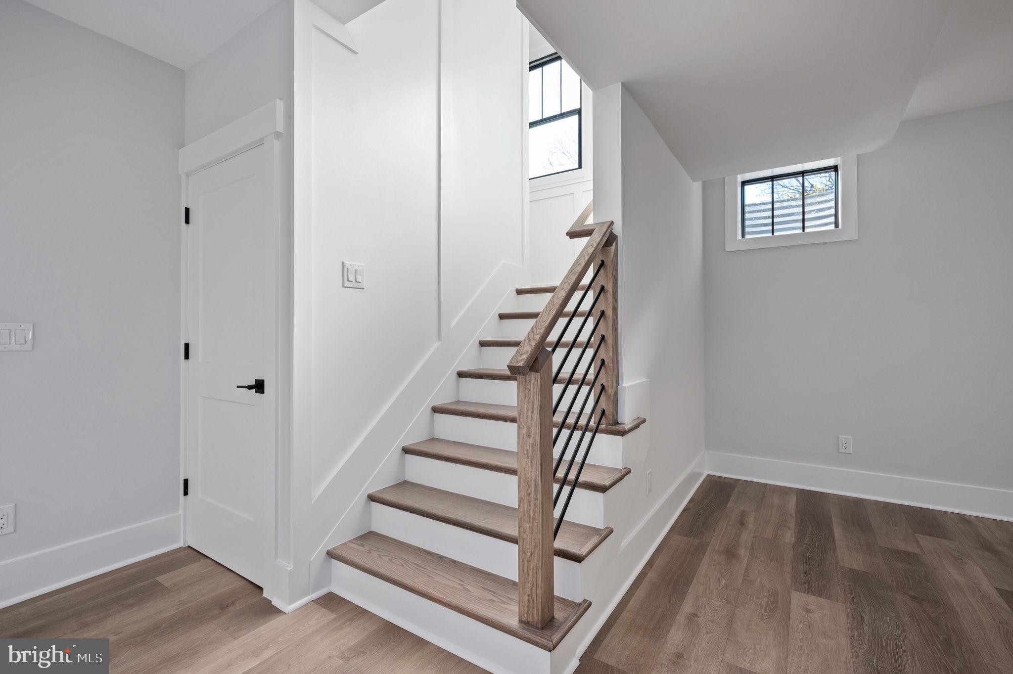 VIENNA WOODS - Residential