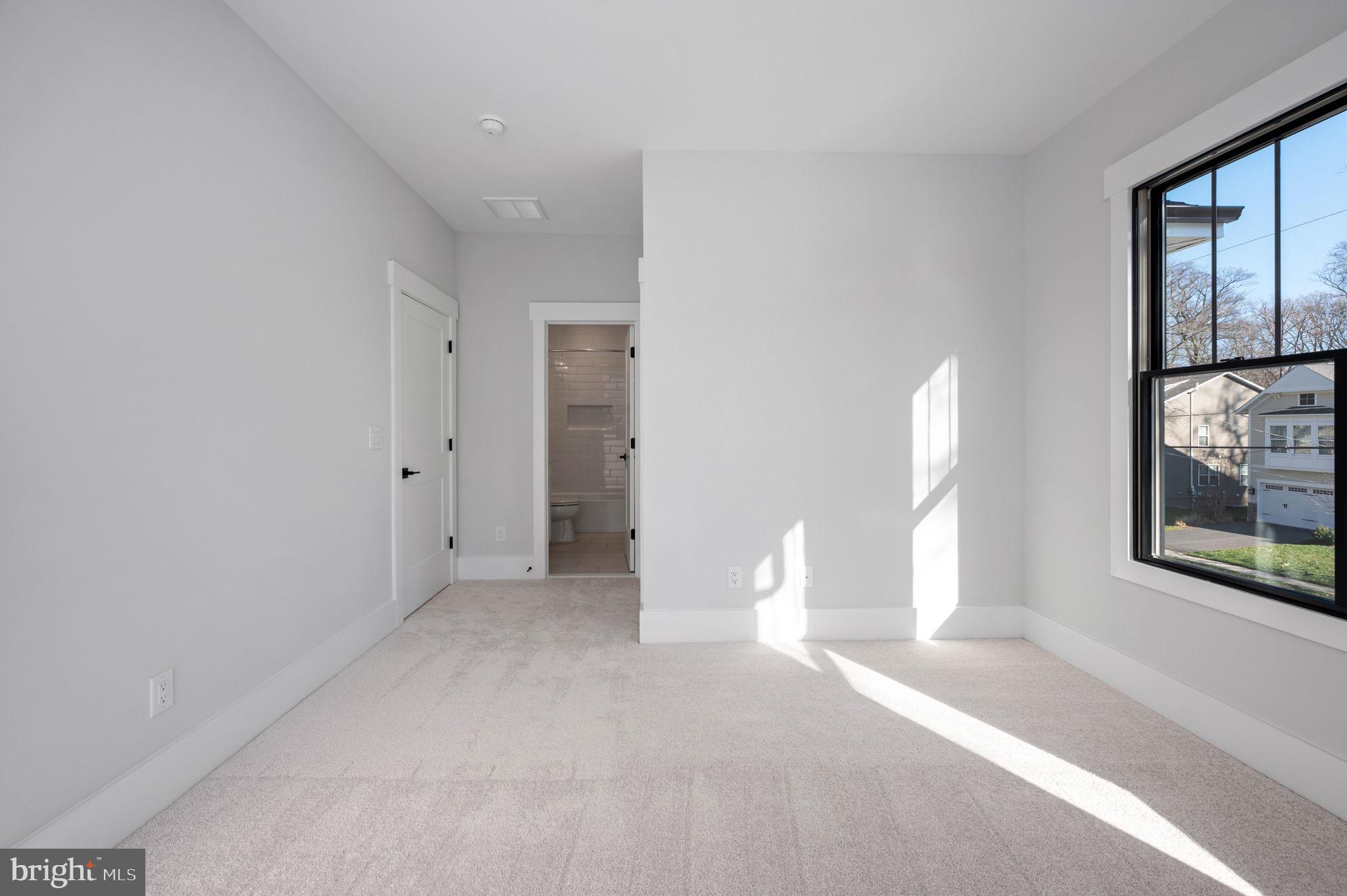 VIENNA WOODS - Residential