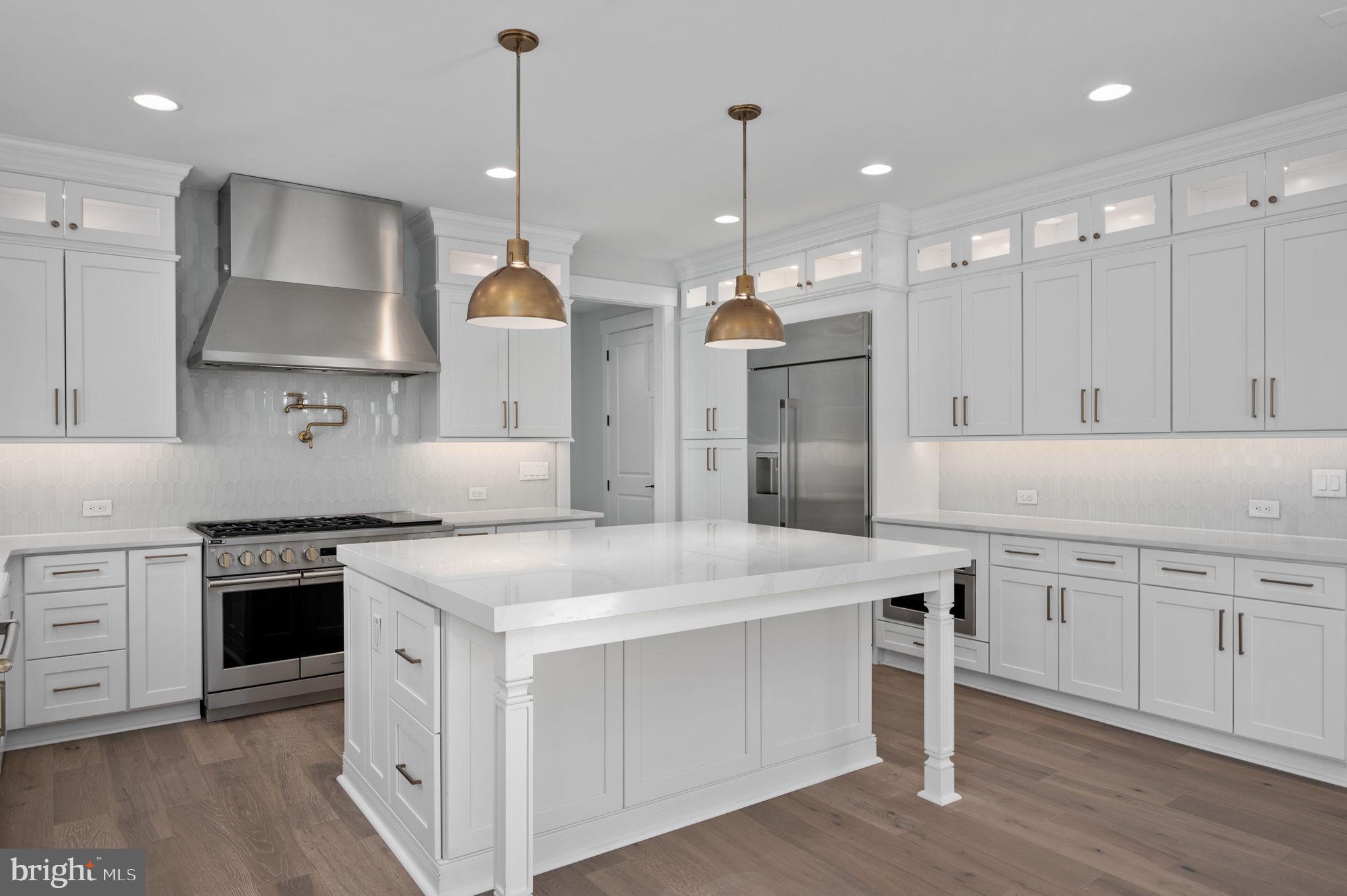 VIENNA WOODS - Residential