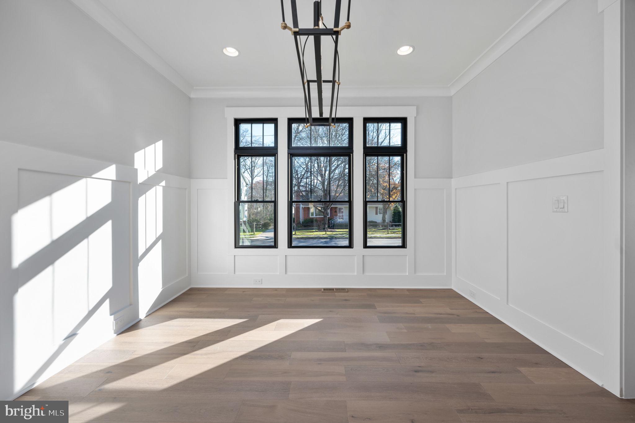 VIENNA WOODS - Residential