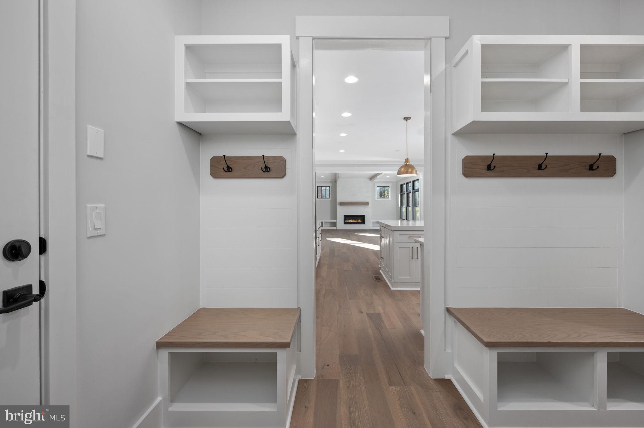 VIENNA WOODS - Residential