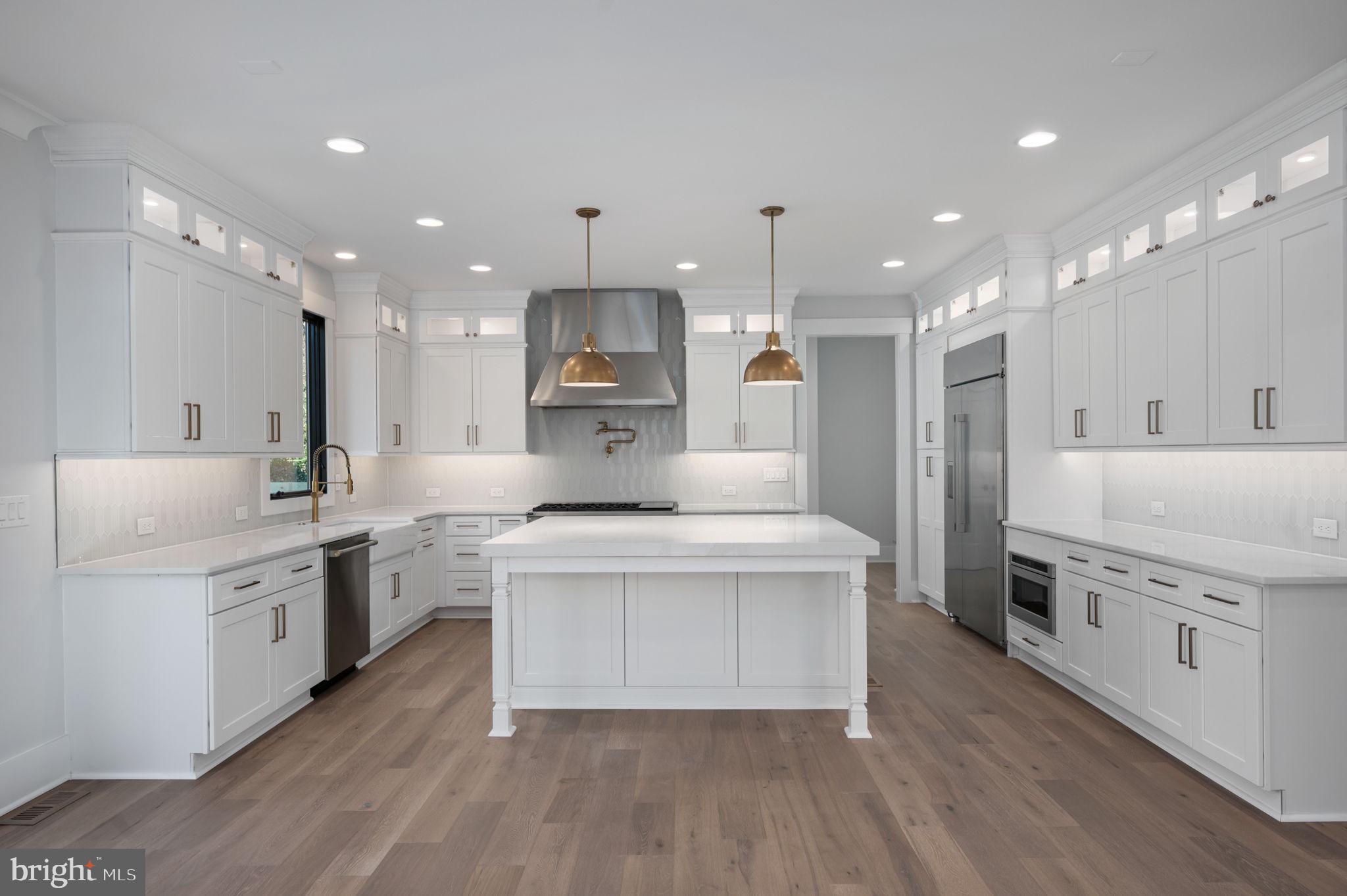 VIENNA WOODS - Residential