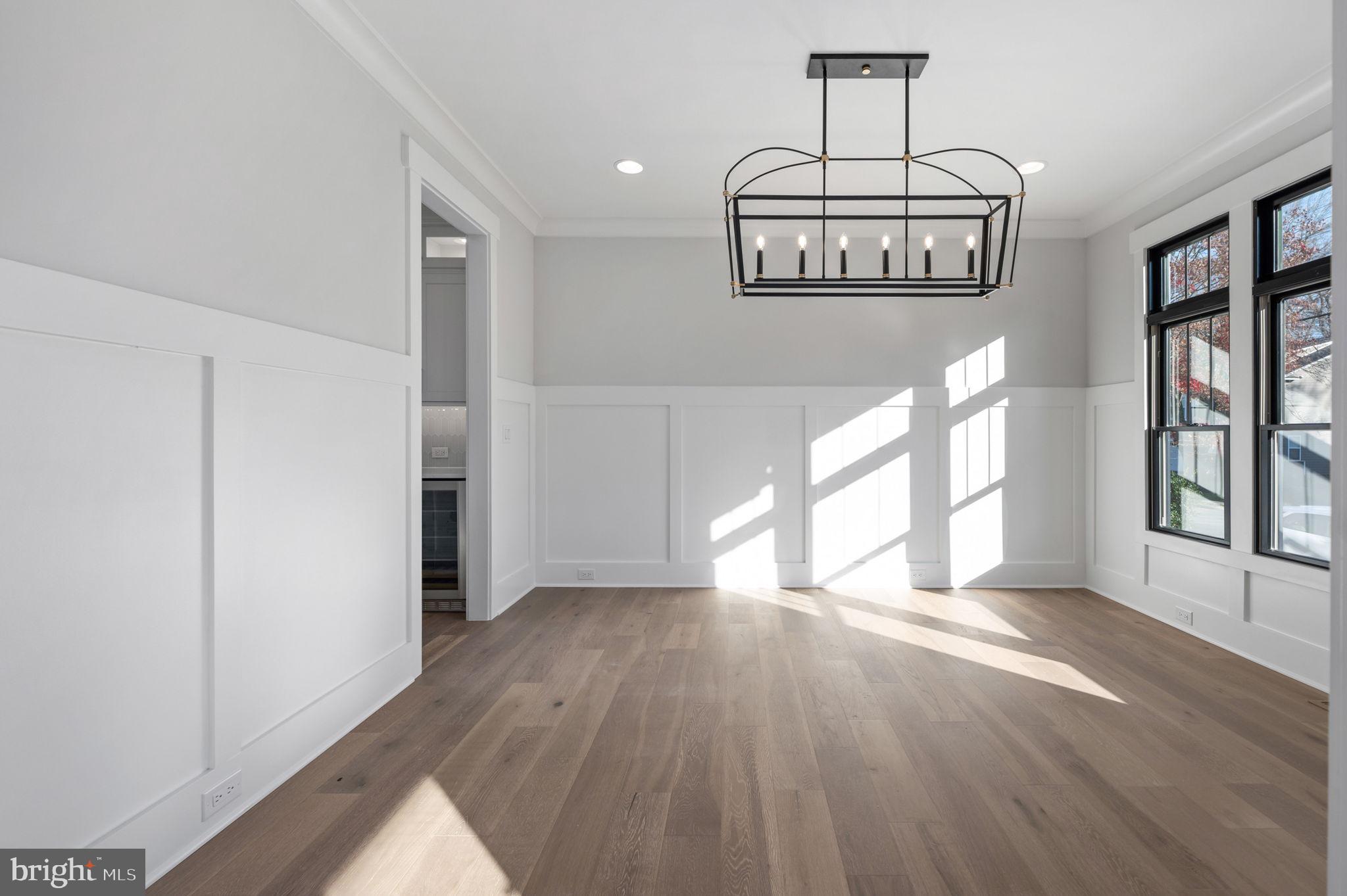 VIENNA WOODS - Residential