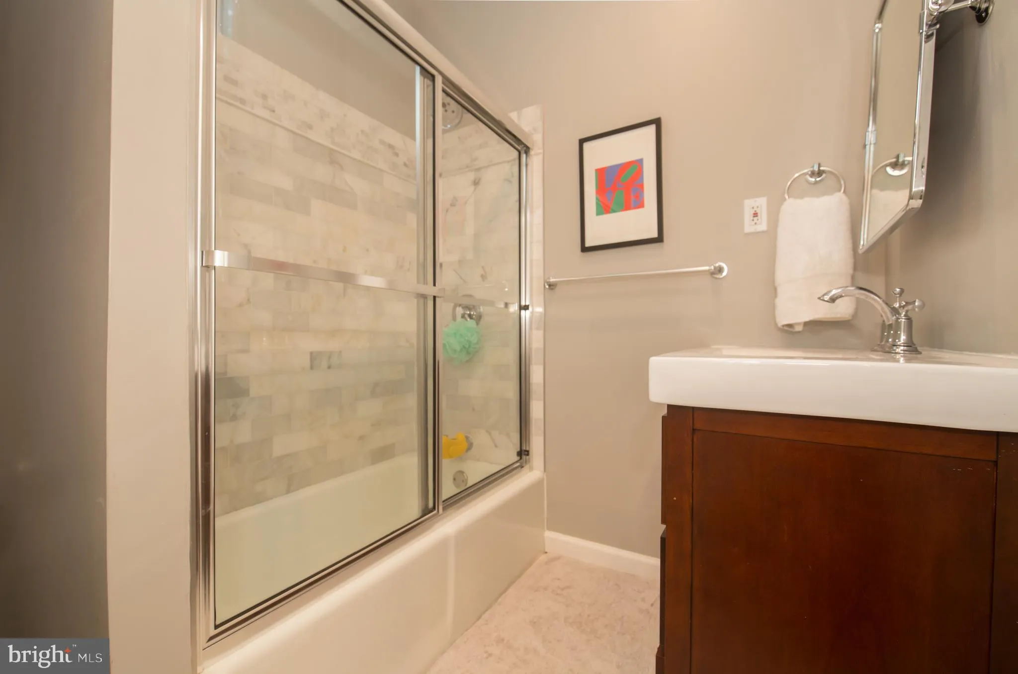 Philadelphia, Pennsylvania 19130, United States, 3 Bedrooms Bedrooms, ,1 BathroomBathrooms,Residential,Pending,7649