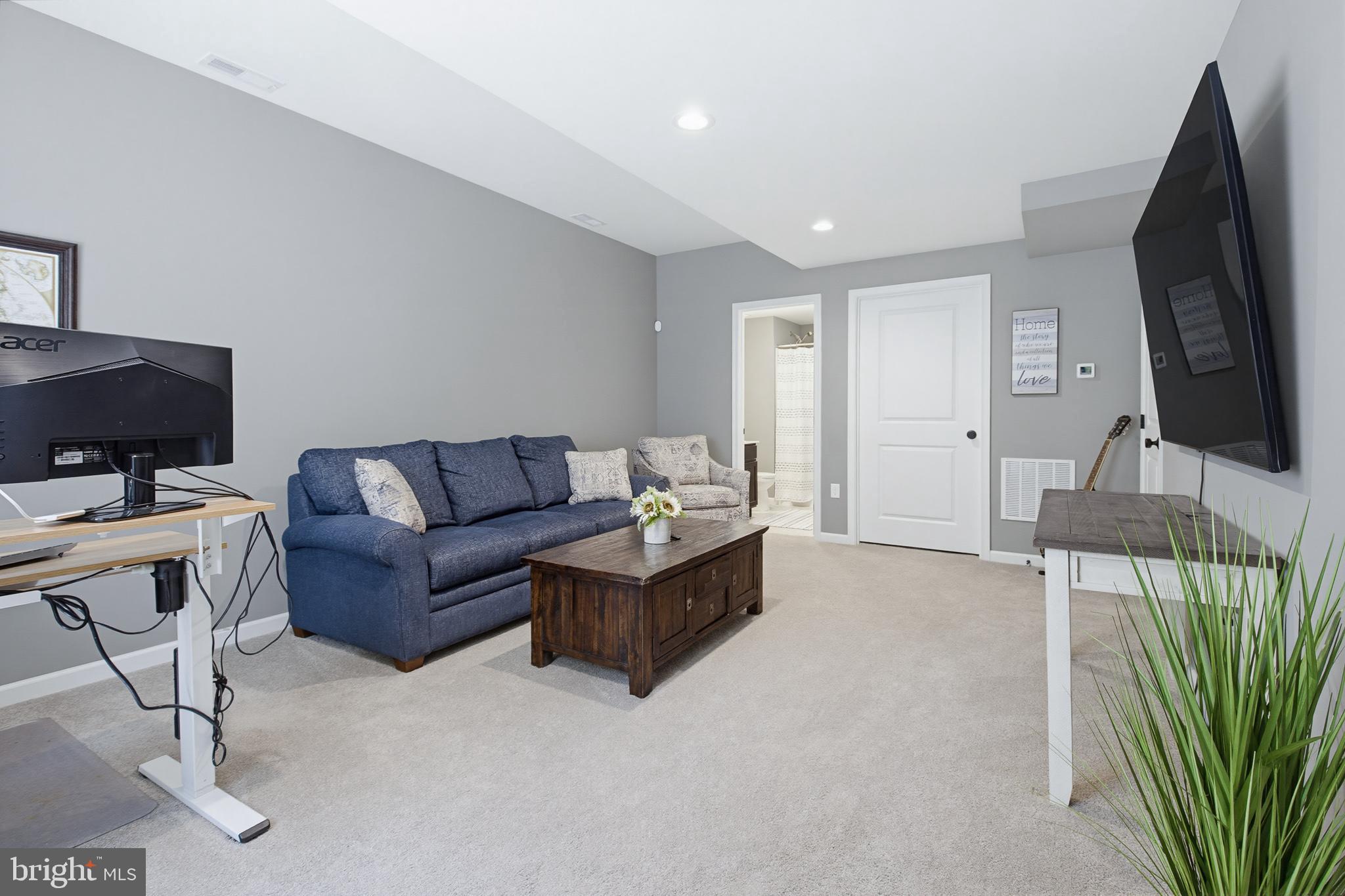 BRIDLE PATH - Residential