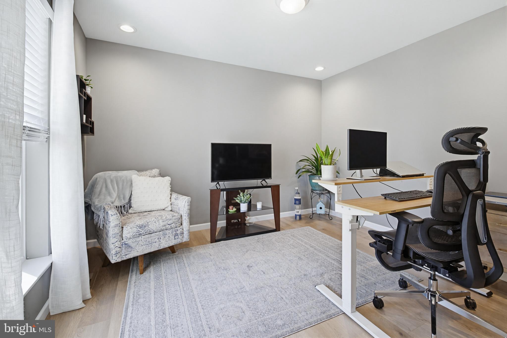 BRIDLE PATH - Residential