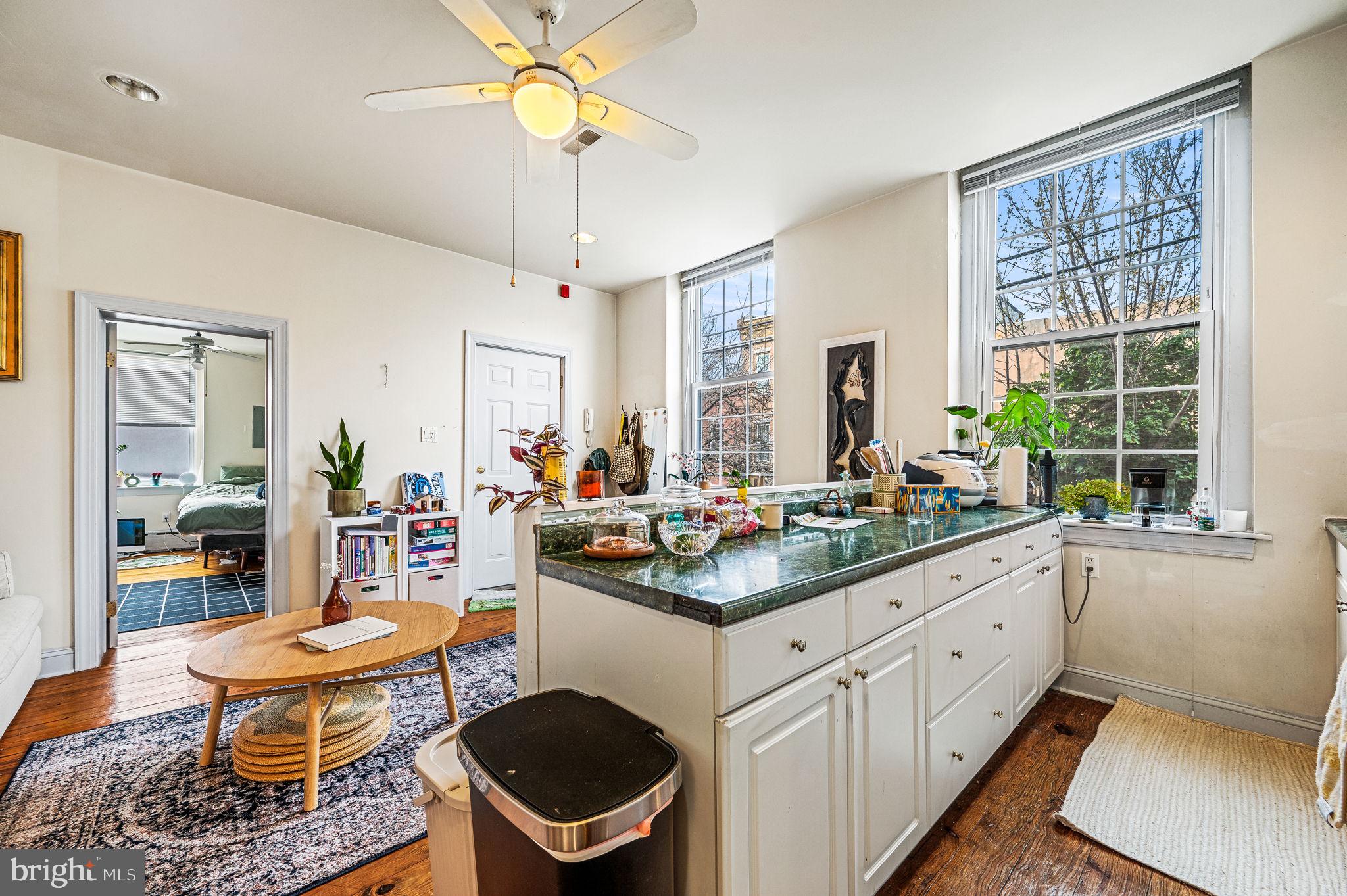 QUEEN VILLAGE - Residential Income