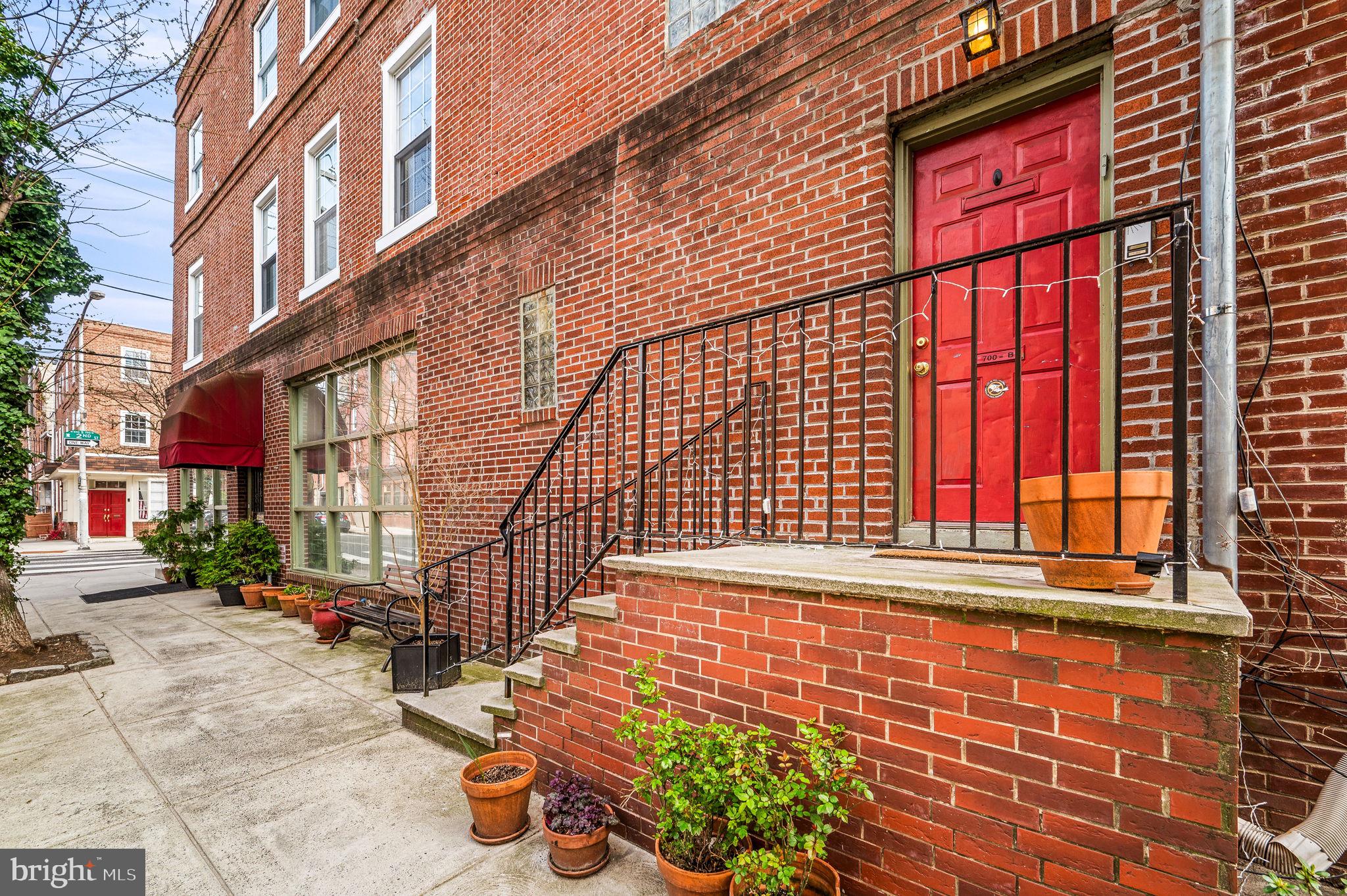 QUEEN VILLAGE - Residential Income