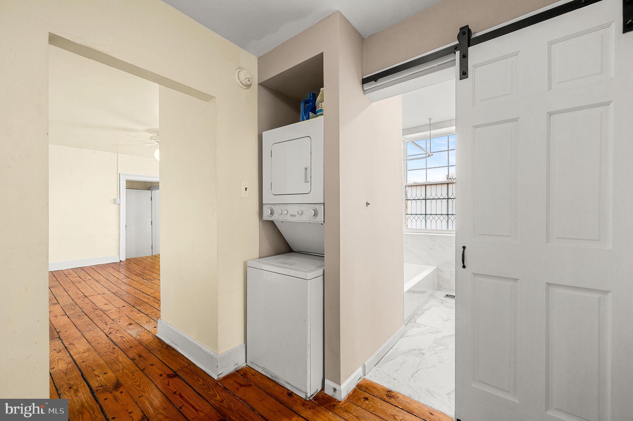 QUEEN VILLAGE - Residential Income