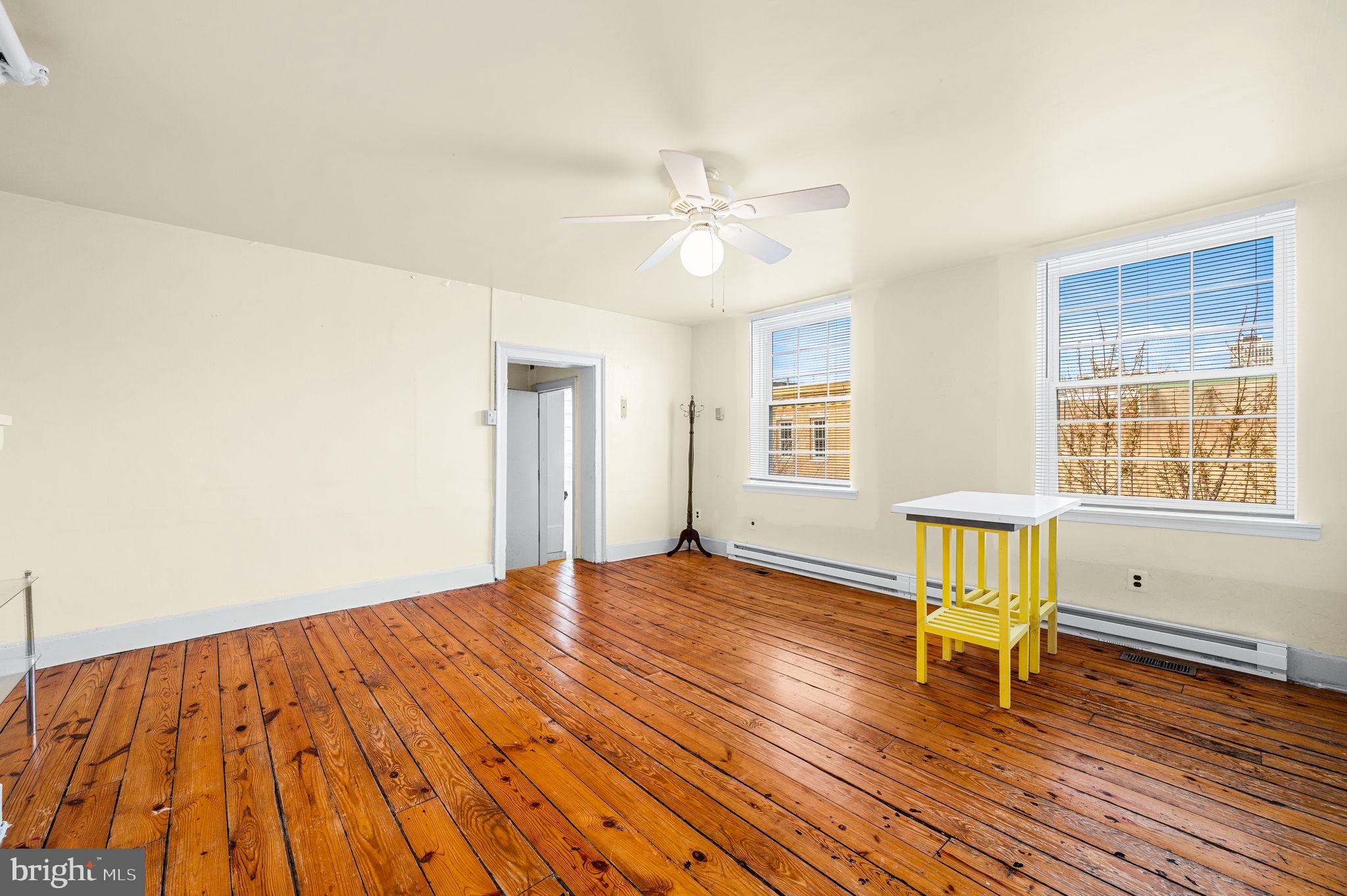 QUEEN VILLAGE - Residential Income