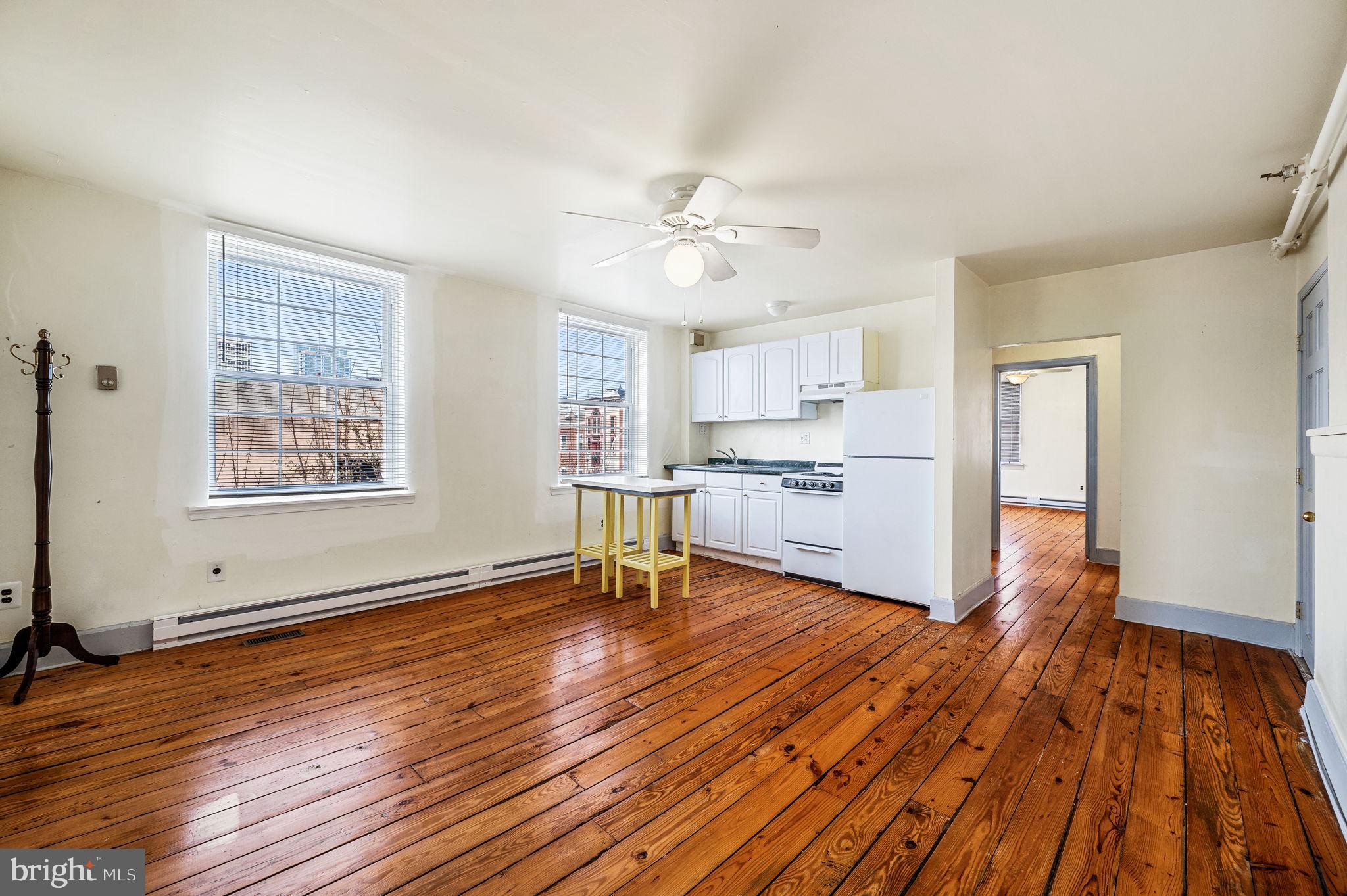 QUEEN VILLAGE - Residential Income